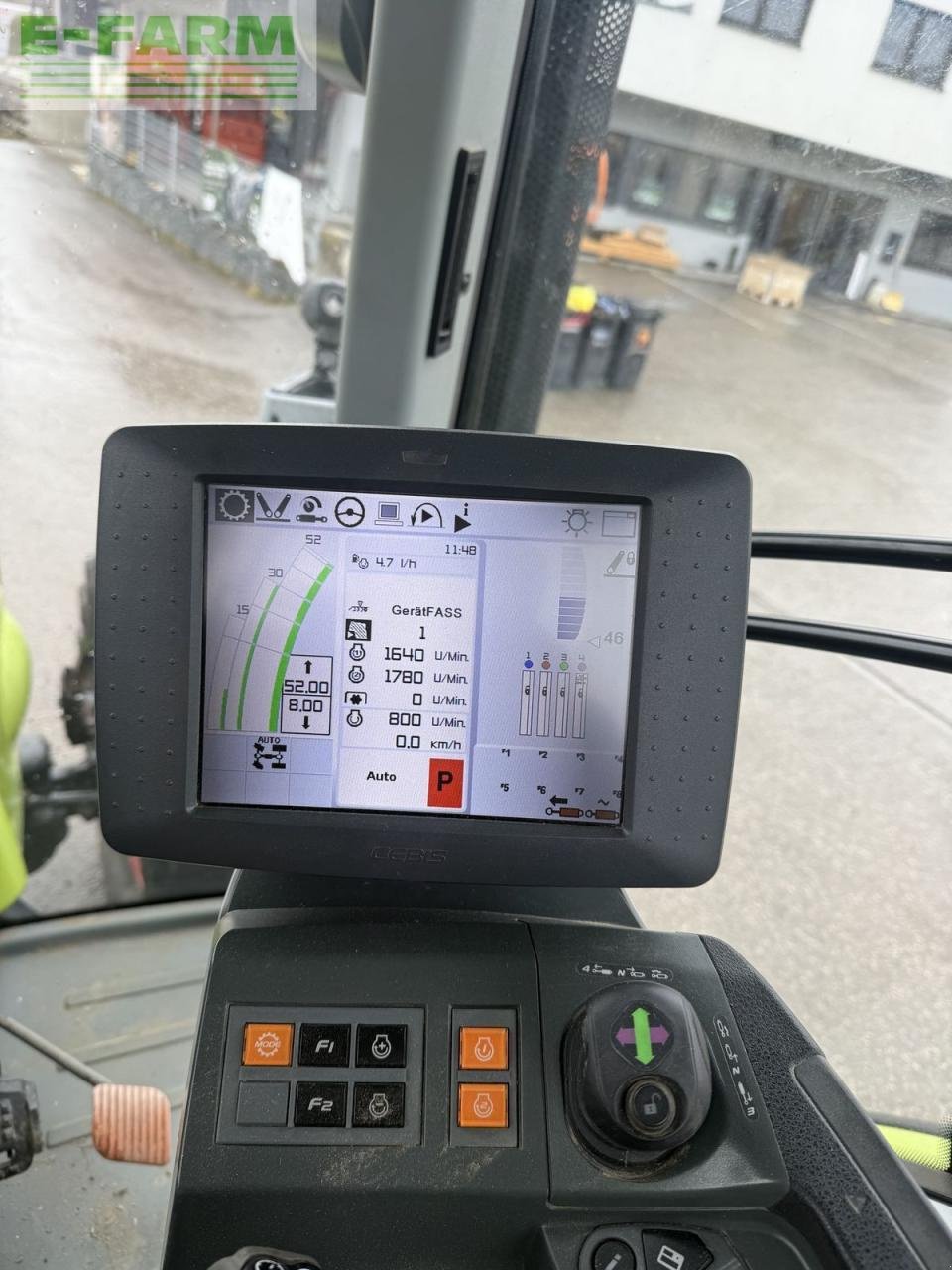 Traktor des Typs CLAAS axion 810 c-matic CMATIC, Gebrauchtmaschine in MÜHLEN (Bild 16)