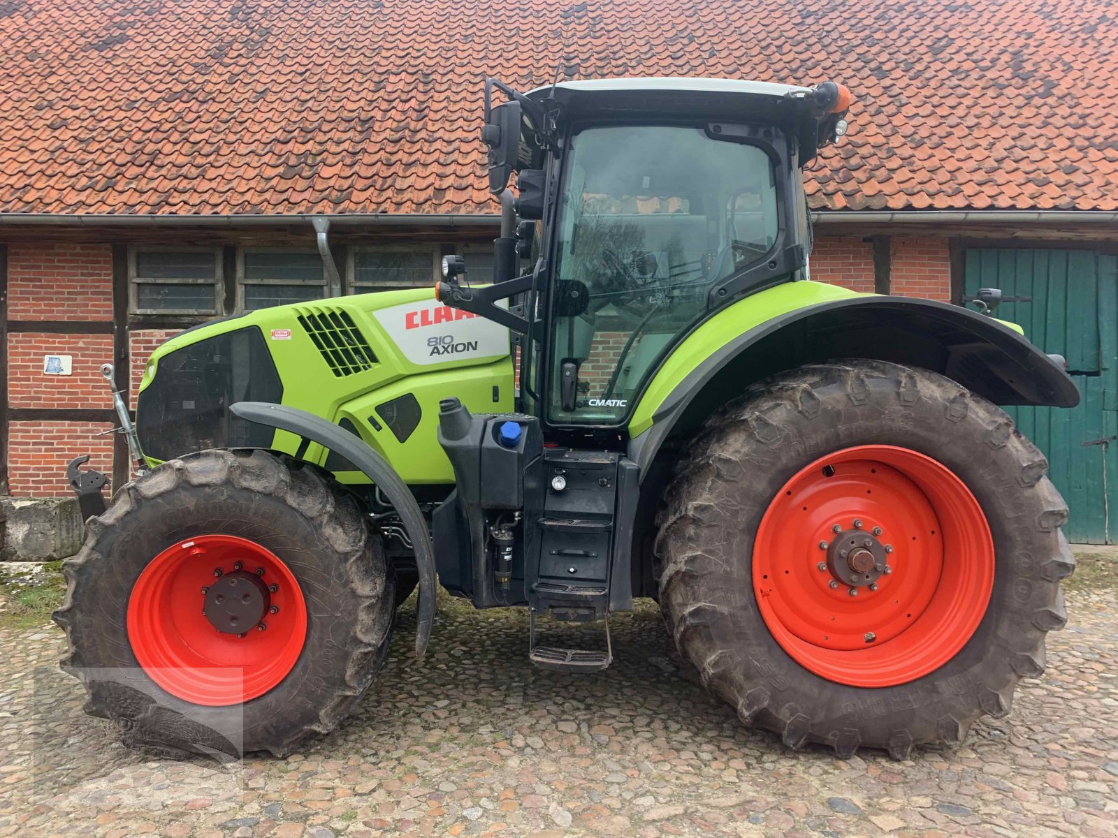 Traktor des Typs CLAAS Axion 810 C-MATIC, Gebrauchtmaschine in Hermannsburg (Bild 2)