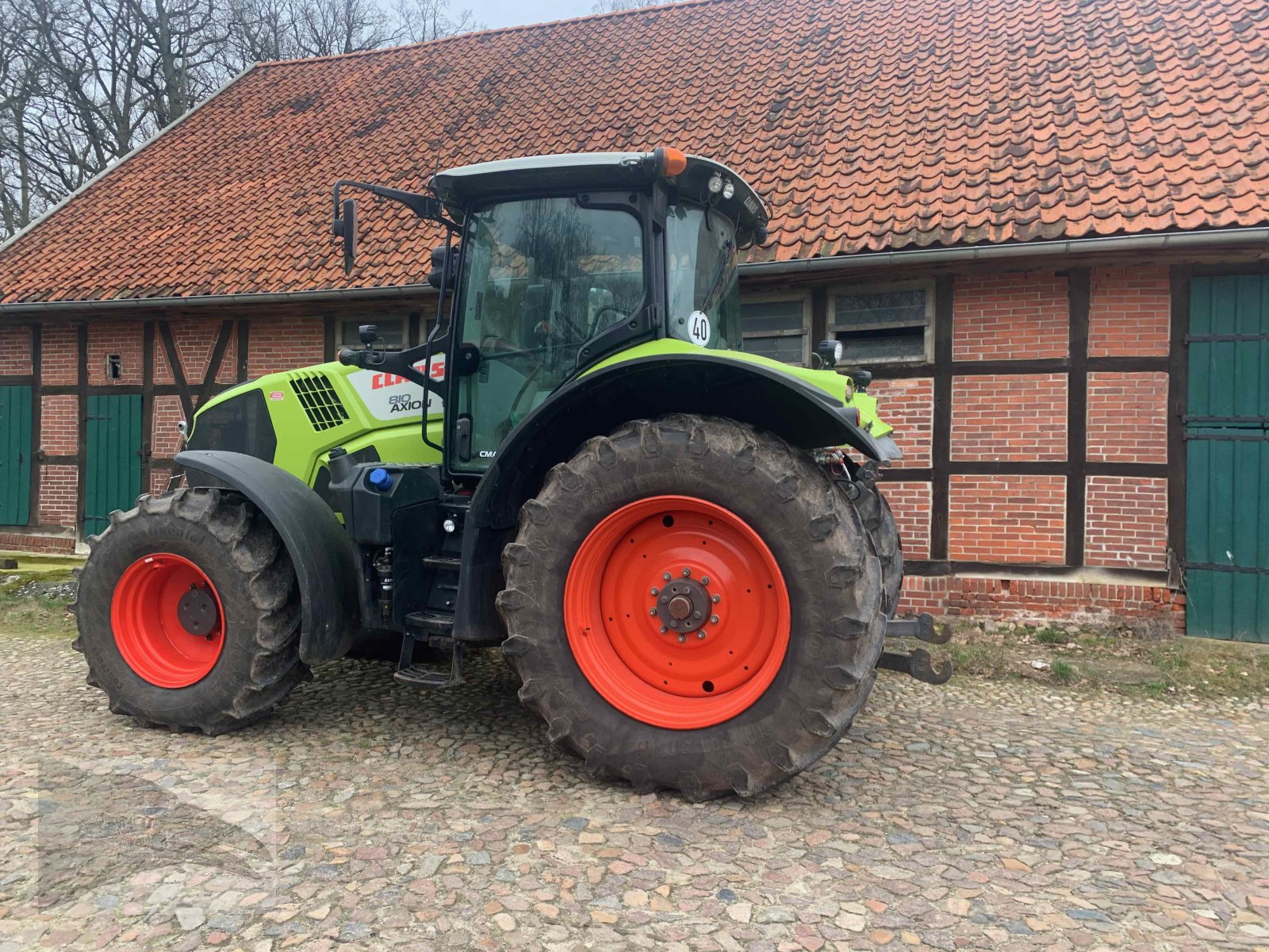 Traktor des Typs CLAAS Axion 810 C-MATIC, Gebrauchtmaschine in Hermannsburg (Bild 3)