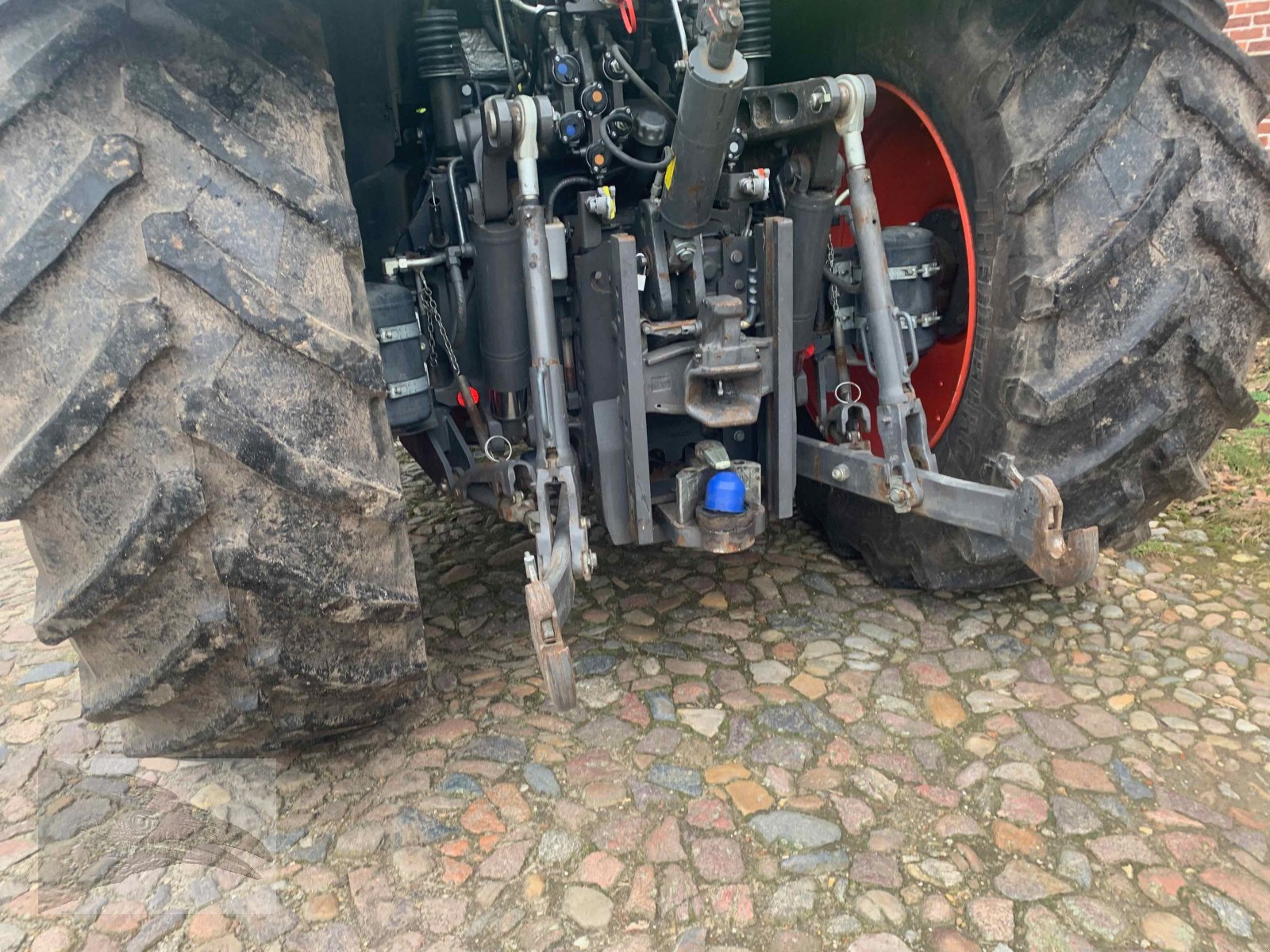 Traktor des Typs CLAAS Axion 810 C-MATIC, Gebrauchtmaschine in Hermannsburg (Bild 16)