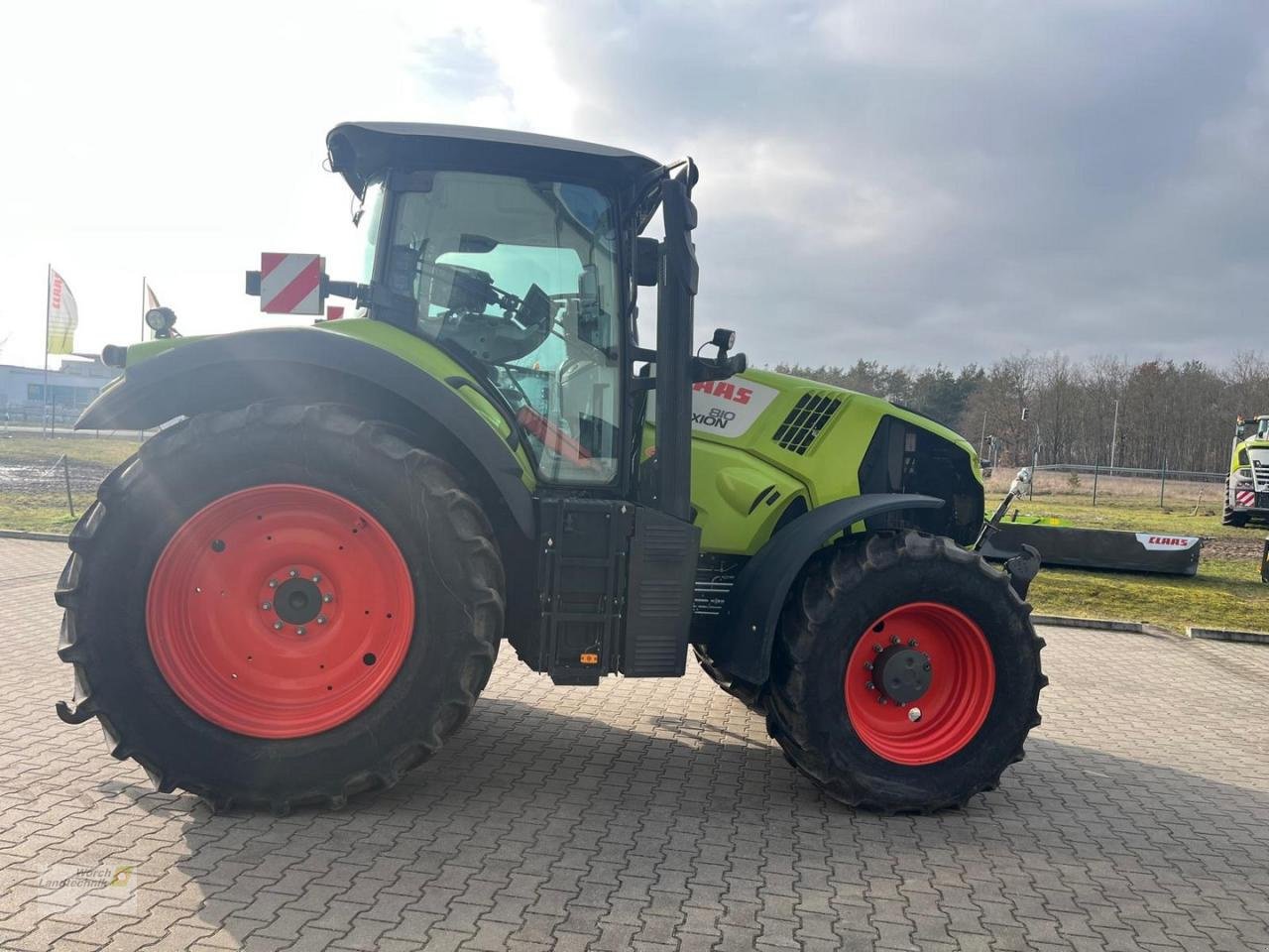 Traktor des Typs CLAAS Axion 810 Cebis Hexashift, Mietmaschine in Schora (Bild 3)