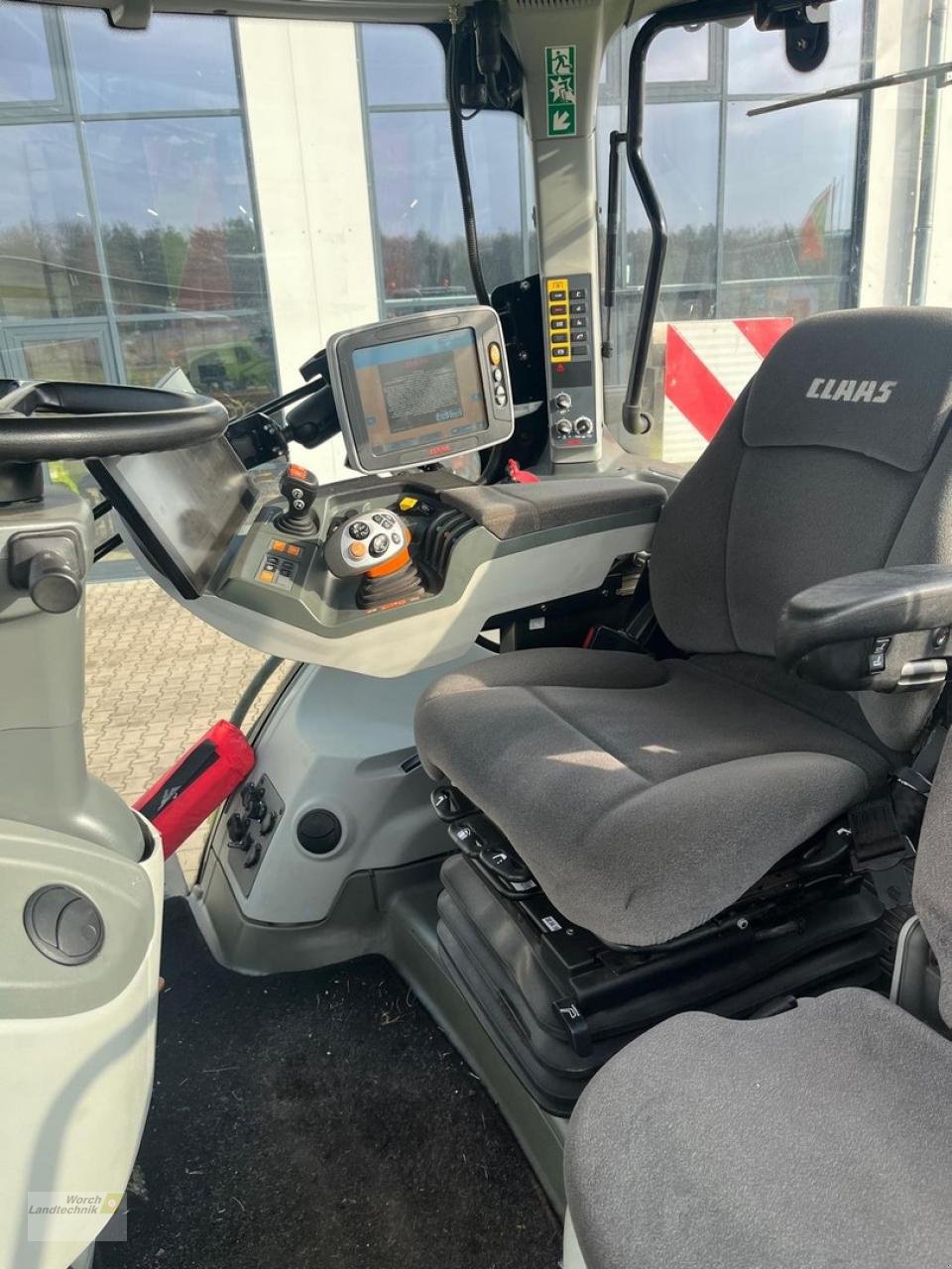 Traktor des Typs CLAAS Axion 810 Cebis Hexashift, Mietmaschine in Schora (Bild 9)