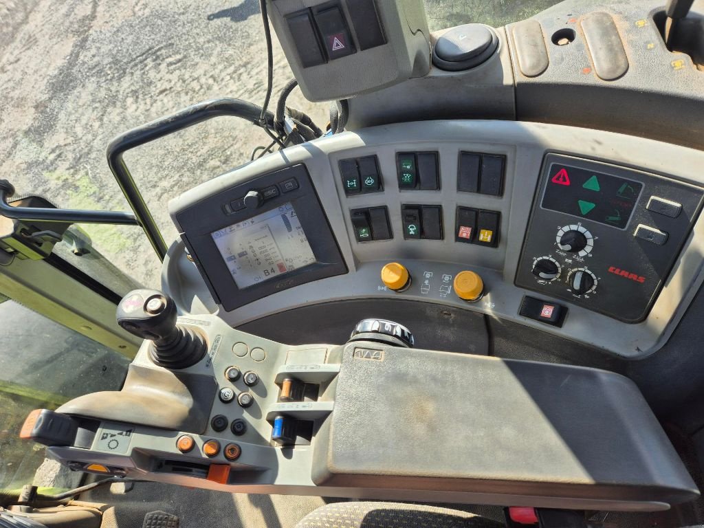 Traktor του τύπου CLAAS AXION 810 CEBIS, Gebrauchtmaschine σε MORHANGE (Φωτογραφία 8)