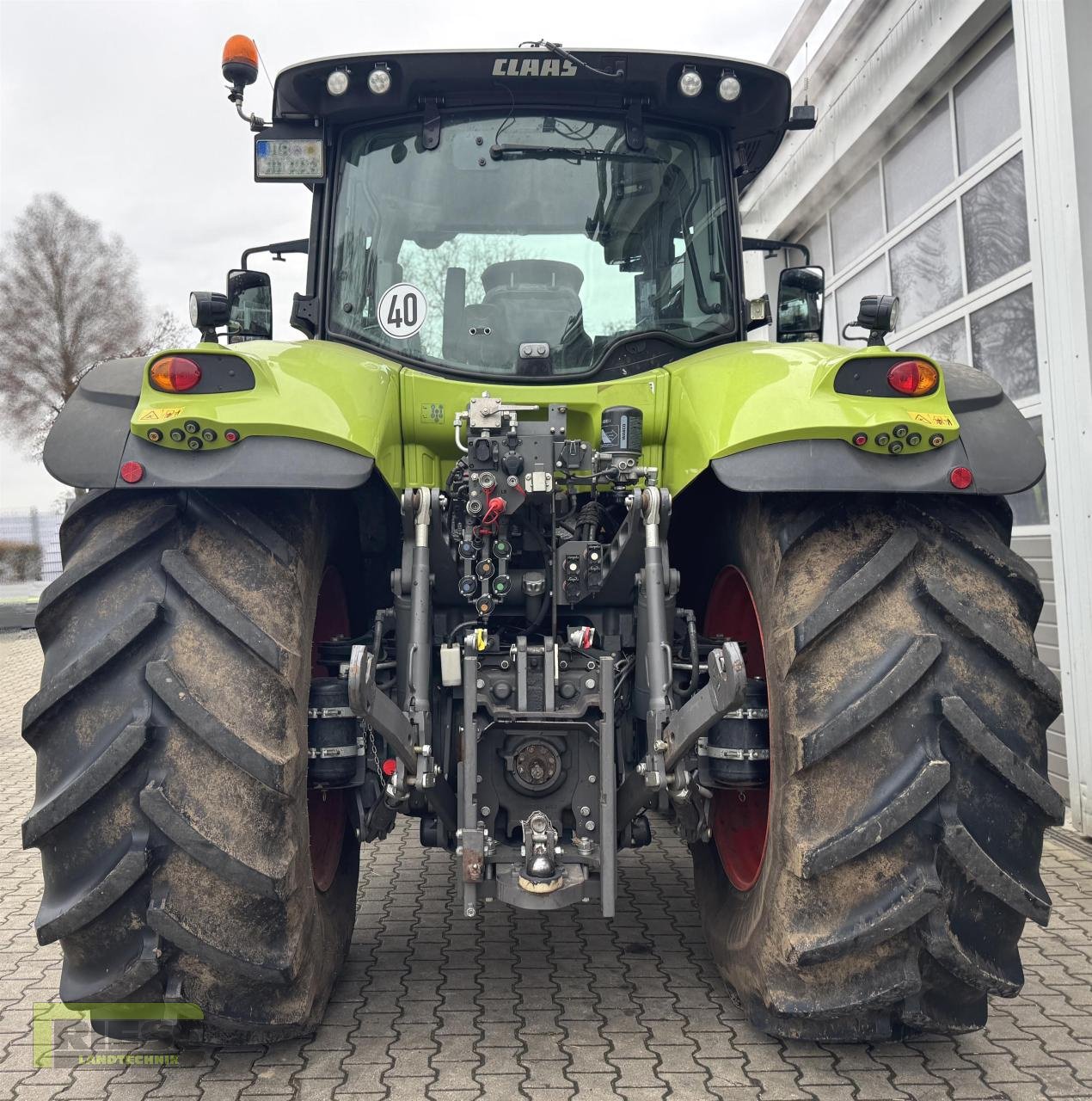 Traktor типа CLAAS AXION 810 CIS+ Cmati, Gebrauchtmaschine в Homberg/Ohm - Maulbach (Фотография 3)