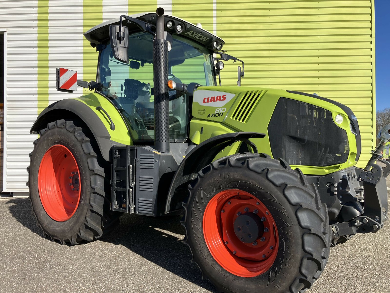 Traktor van het type CLAAS AXION 810 CIS, Gebrauchtmaschine in AILLAS (Foto 9)