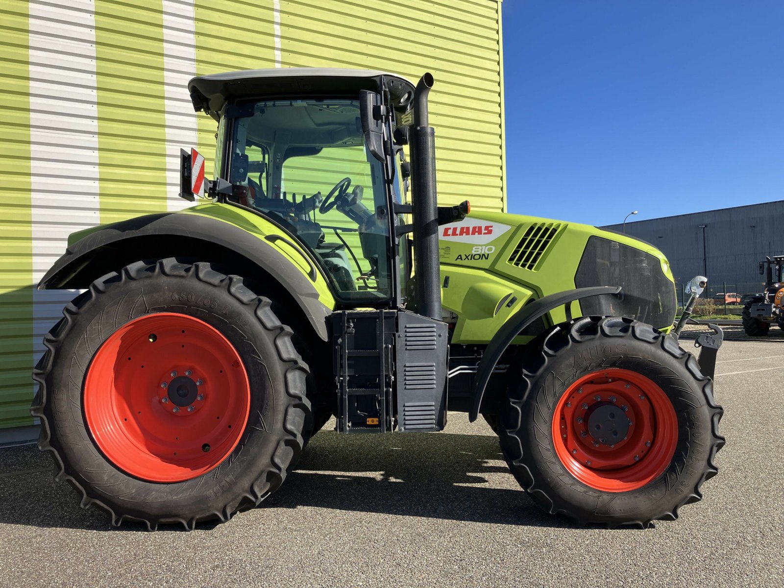 Traktor van het type CLAAS AXION 810 CIS, Gebrauchtmaschine in AILLAS (Foto 8)
