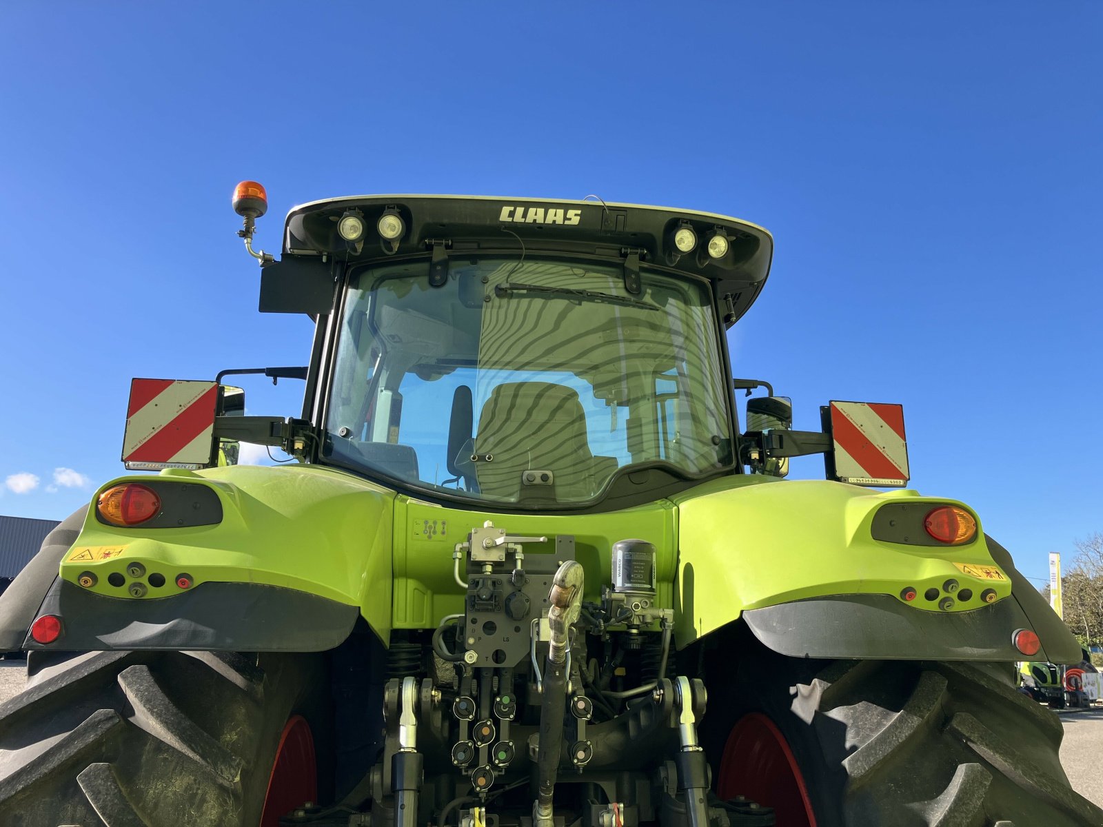 Traktor van het type CLAAS AXION 810 CIS, Gebrauchtmaschine in AILLAS (Foto 7)