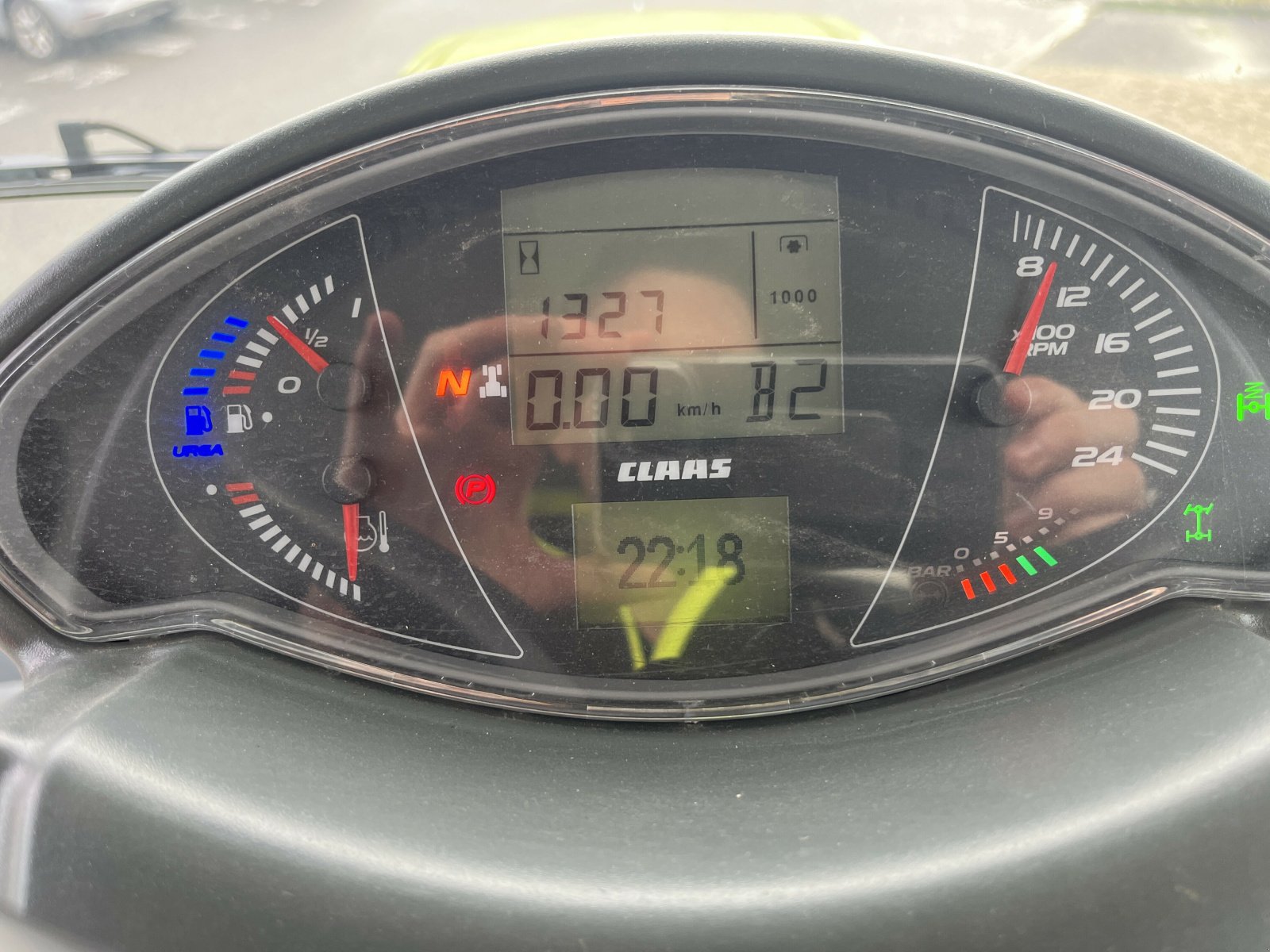 Traktor typu CLAAS AXION 810 CIS, Gebrauchtmaschine v PONTIVY (Obrázek 8)