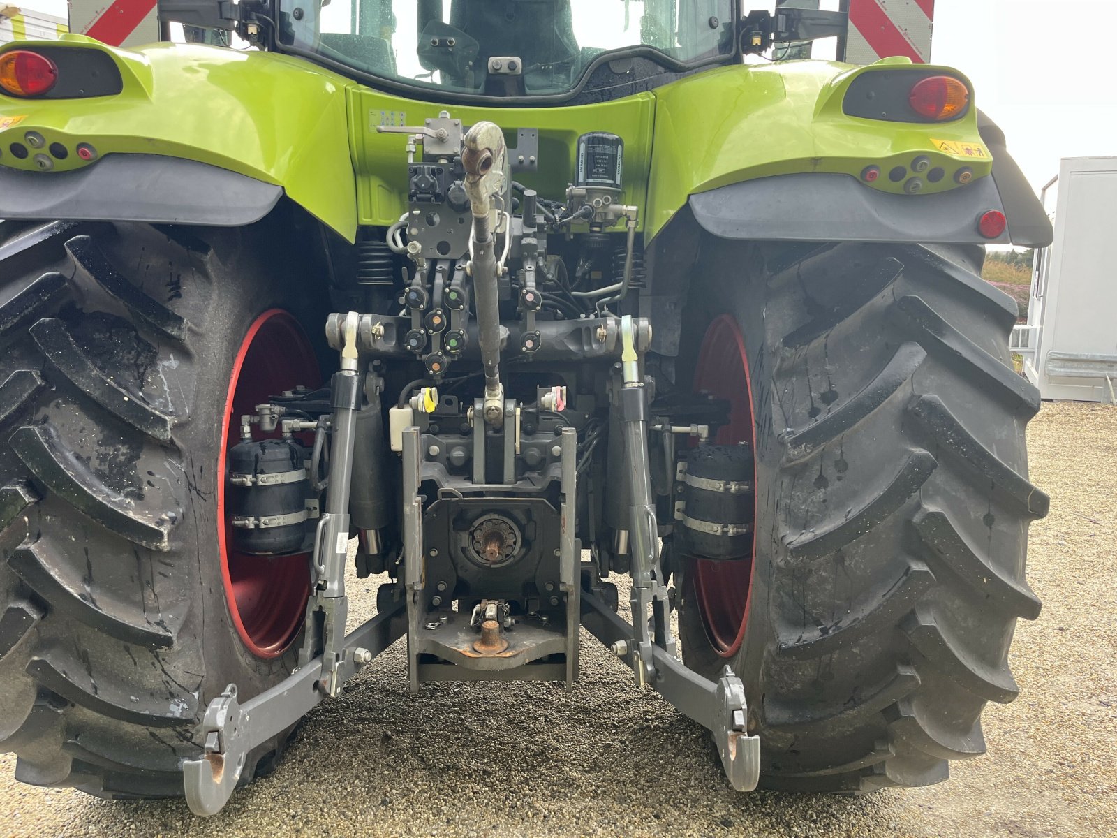 Traktor typu CLAAS AXION 810 CIS, Gebrauchtmaschine v PONTIVY (Obrázek 7)