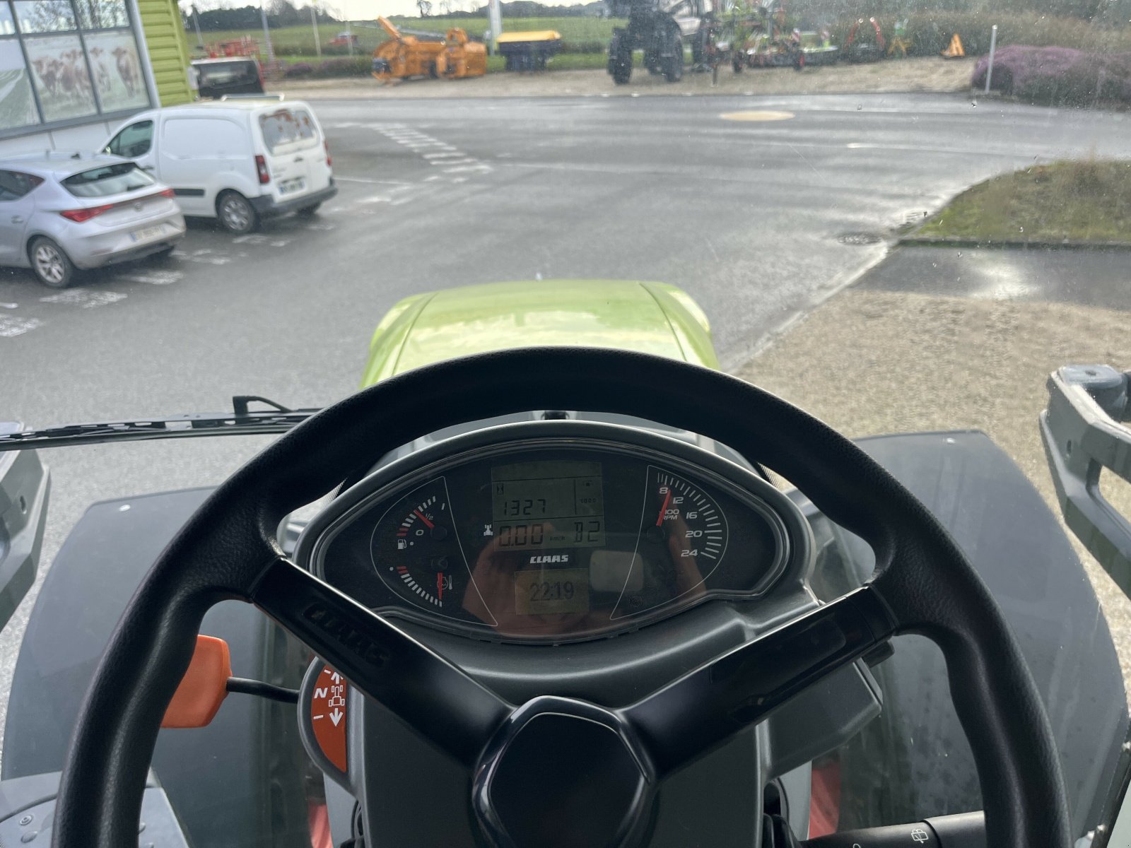 Traktor typu CLAAS AXION 810 CIS, Gebrauchtmaschine v PONTIVY (Obrázek 9)