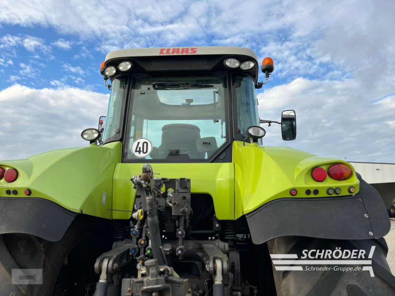 Traktor des Typs CLAAS AXION 810 CIS, Gebrauchtmaschine in Scharrel (Bild 5)