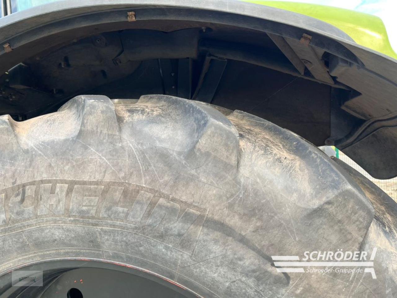 Traktor des Typs CLAAS AXION 810 CIS, Gebrauchtmaschine in Scharrel (Bild 9)