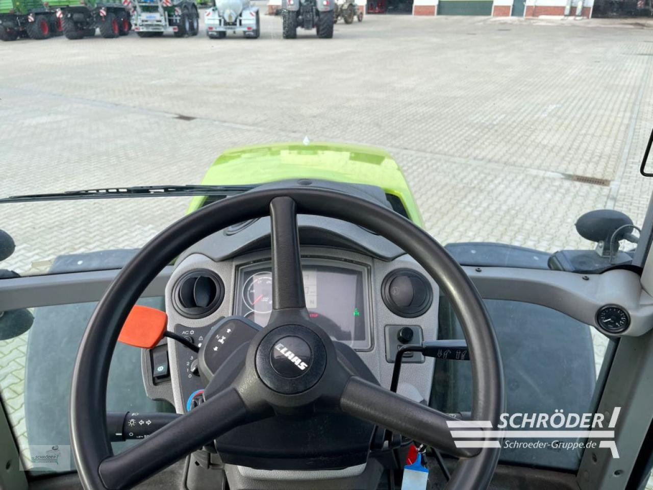 Traktor des Typs CLAAS AXION 810 CIS, Gebrauchtmaschine in Scharrel (Bild 14)