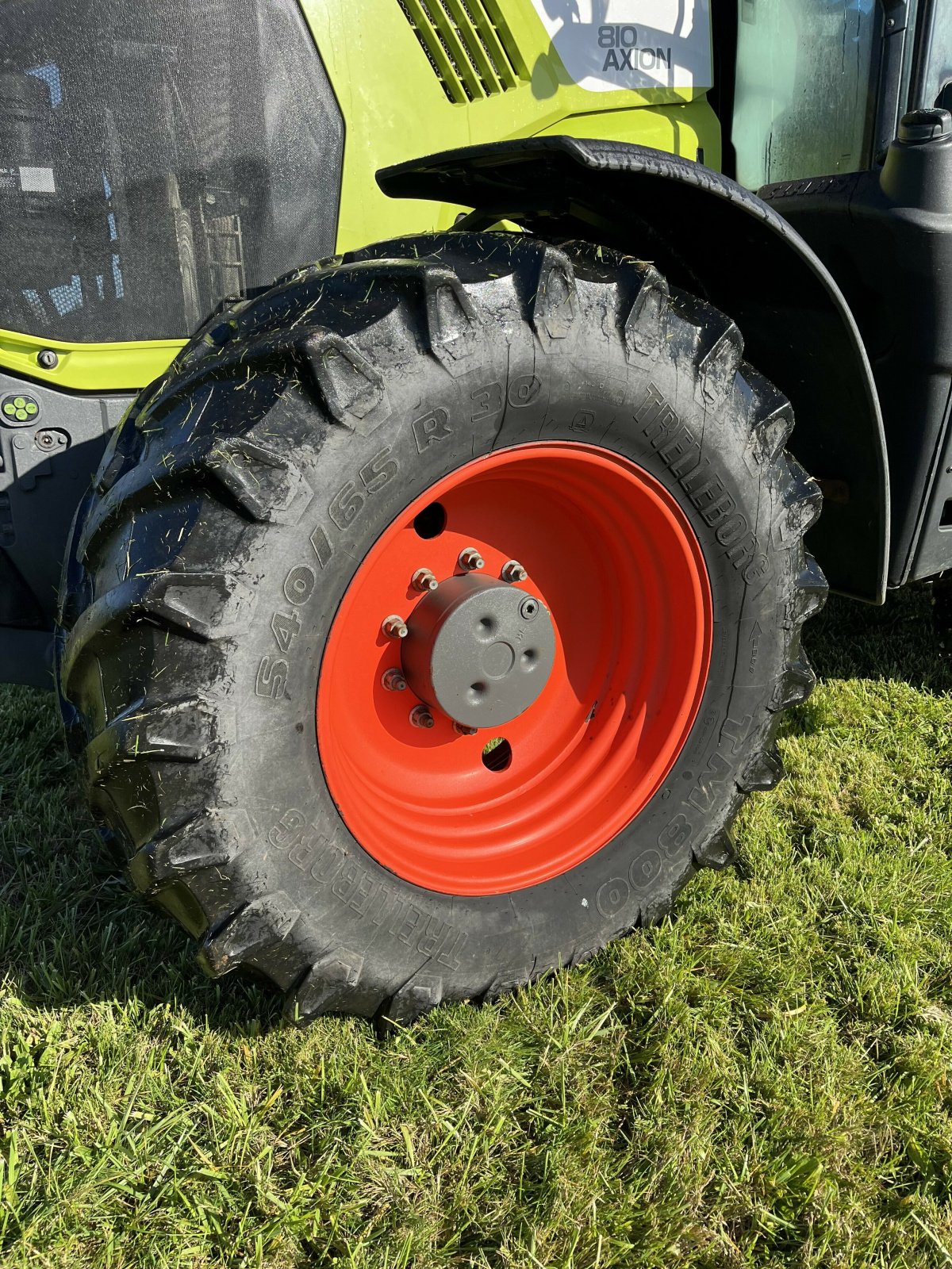 Traktor типа CLAAS AXION 810 CMATIC BUSINESS, Gebrauchtmaschine в PONTIVY (Фотография 10)