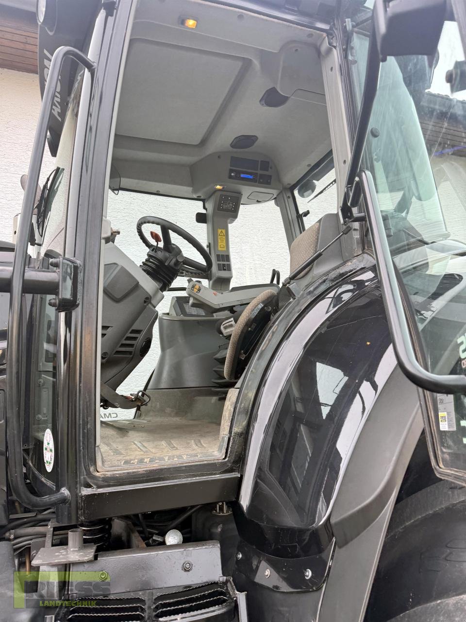 Traktor del tipo CLAAS AXION 810 CMATIC CEBIS Black Edition, Gebrauchtmaschine en Homberg/Ohm - Maulbach (Imagen 12)