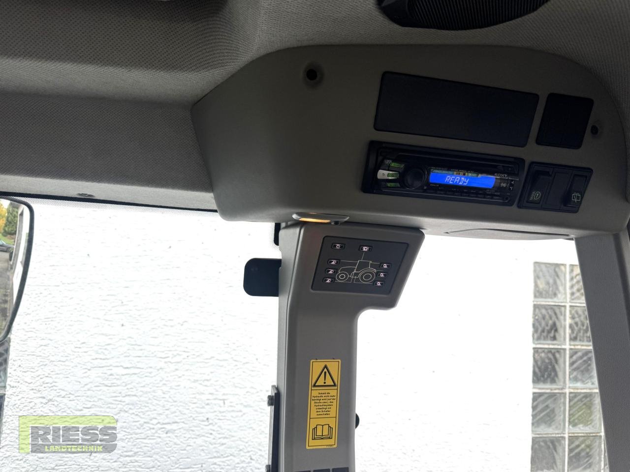 Traktor del tipo CLAAS AXION 810 CMATIC CEBIS Black Edition, Gebrauchtmaschine en Homberg/Ohm - Maulbach (Imagen 14)