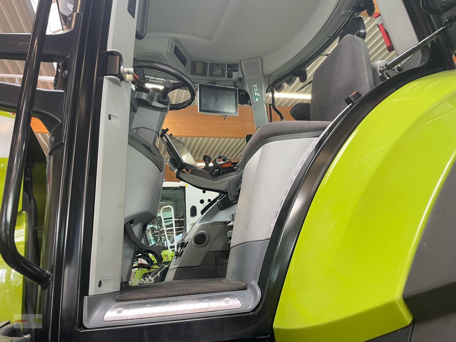 Traktor типа CLAAS Axion 810 CMATIC CEBIS, Gebrauchtmaschine в Langenau (Фотография 8)