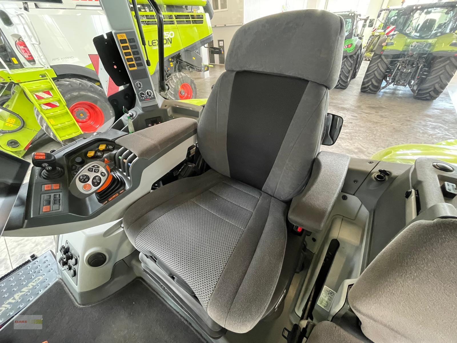 Traktor типа CLAAS Axion 810 CMATIC CEBIS, Gebrauchtmaschine в Langenau (Фотография 9)