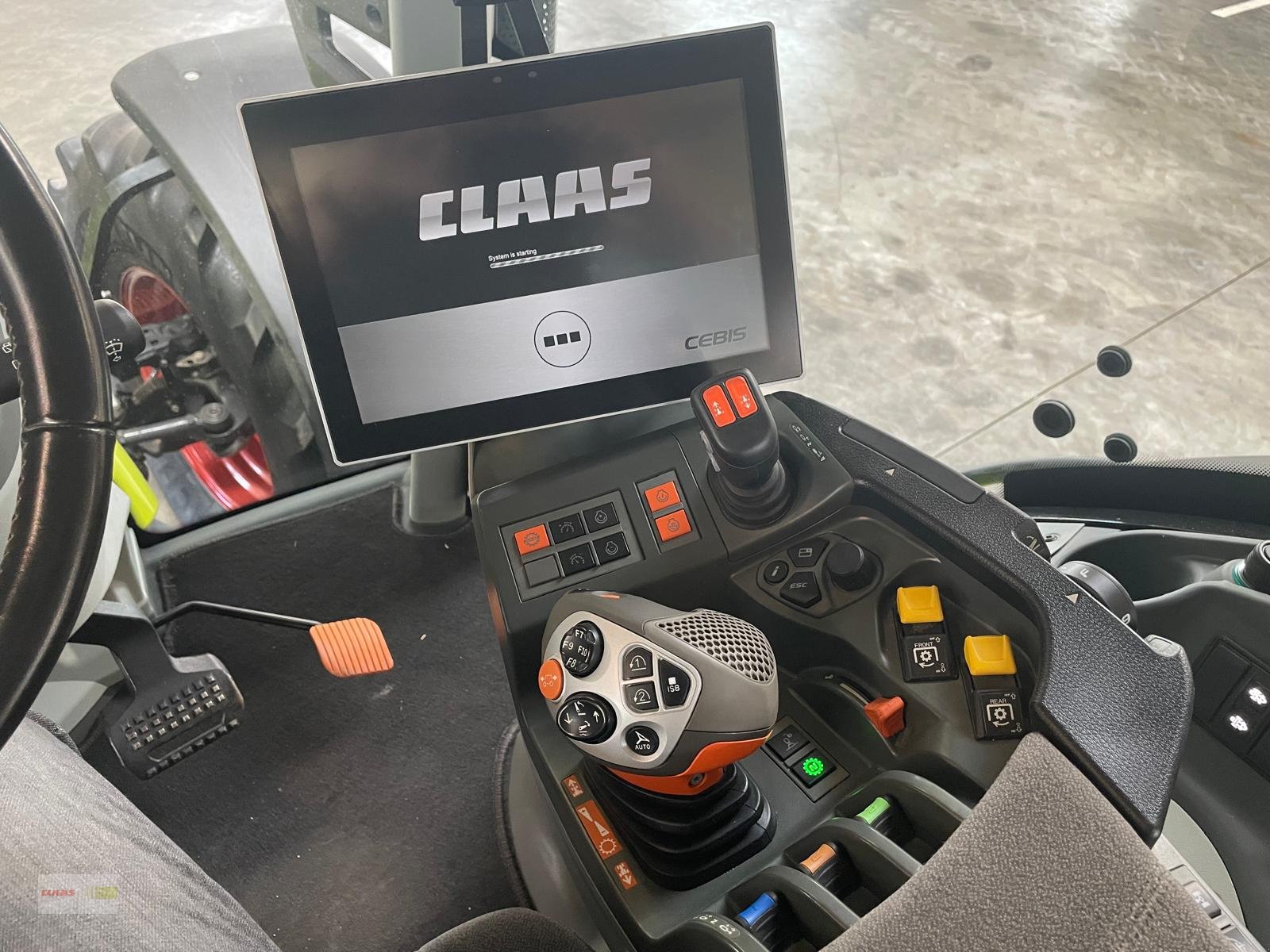 Traktor типа CLAAS Axion 810 CMATIC CEBIS, Gebrauchtmaschine в Langenau (Фотография 11)