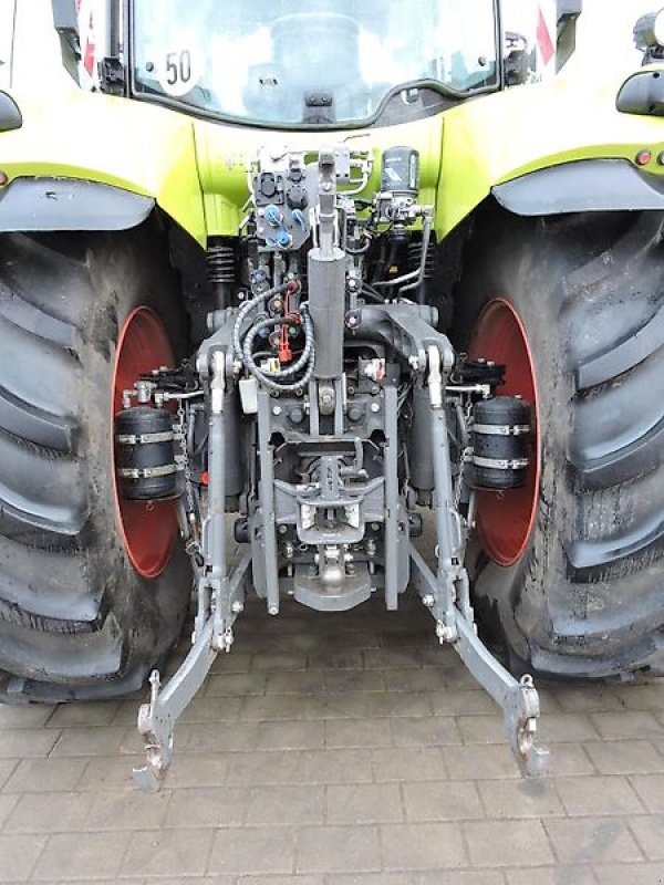 Traktor des Typs CLAAS Axion 810 CMATIC Cis, Vorführmaschine in Eppingen (Bild 3)