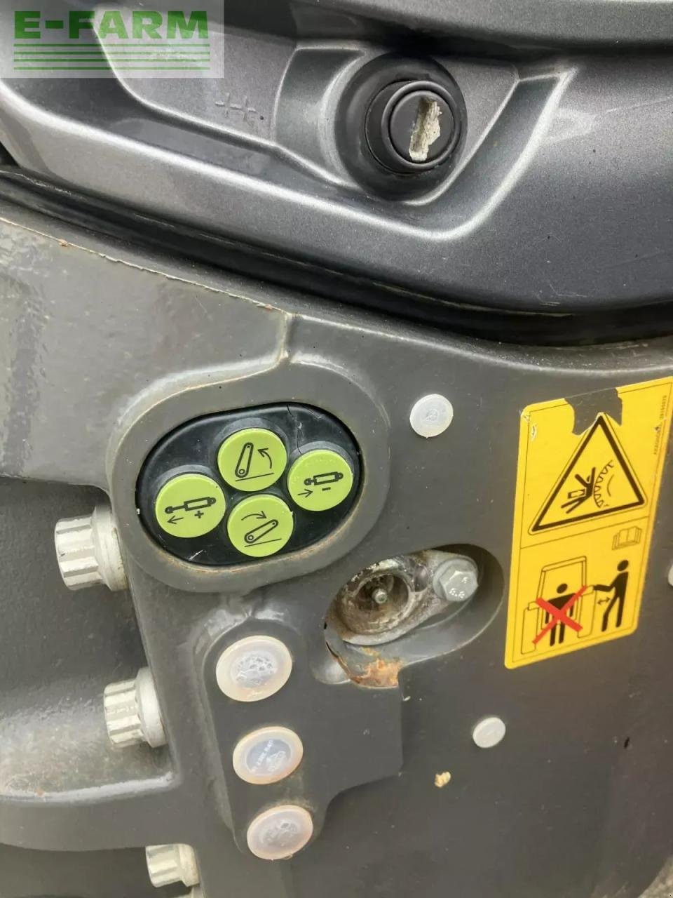 Traktor типа CLAAS axion 810 cmatic s5 cis CMATIC CIS, Gebrauchtmaschine в ST ANDIOL (Фотография 9)