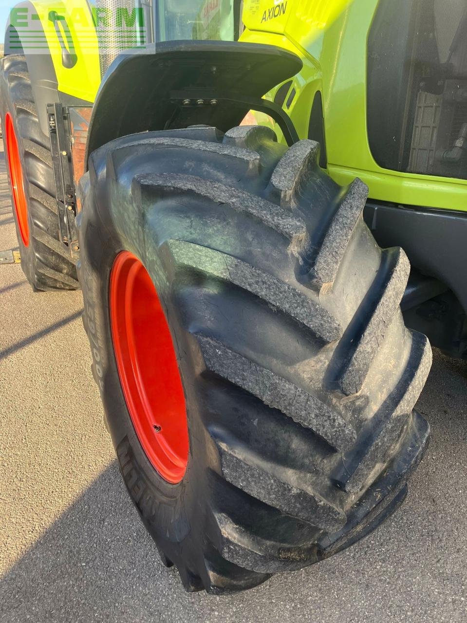 Traktor от тип CLAAS axion 810 cmatic s5 CMATIC, Gebrauchtmaschine в BLENDECQUES (Снимка 8)