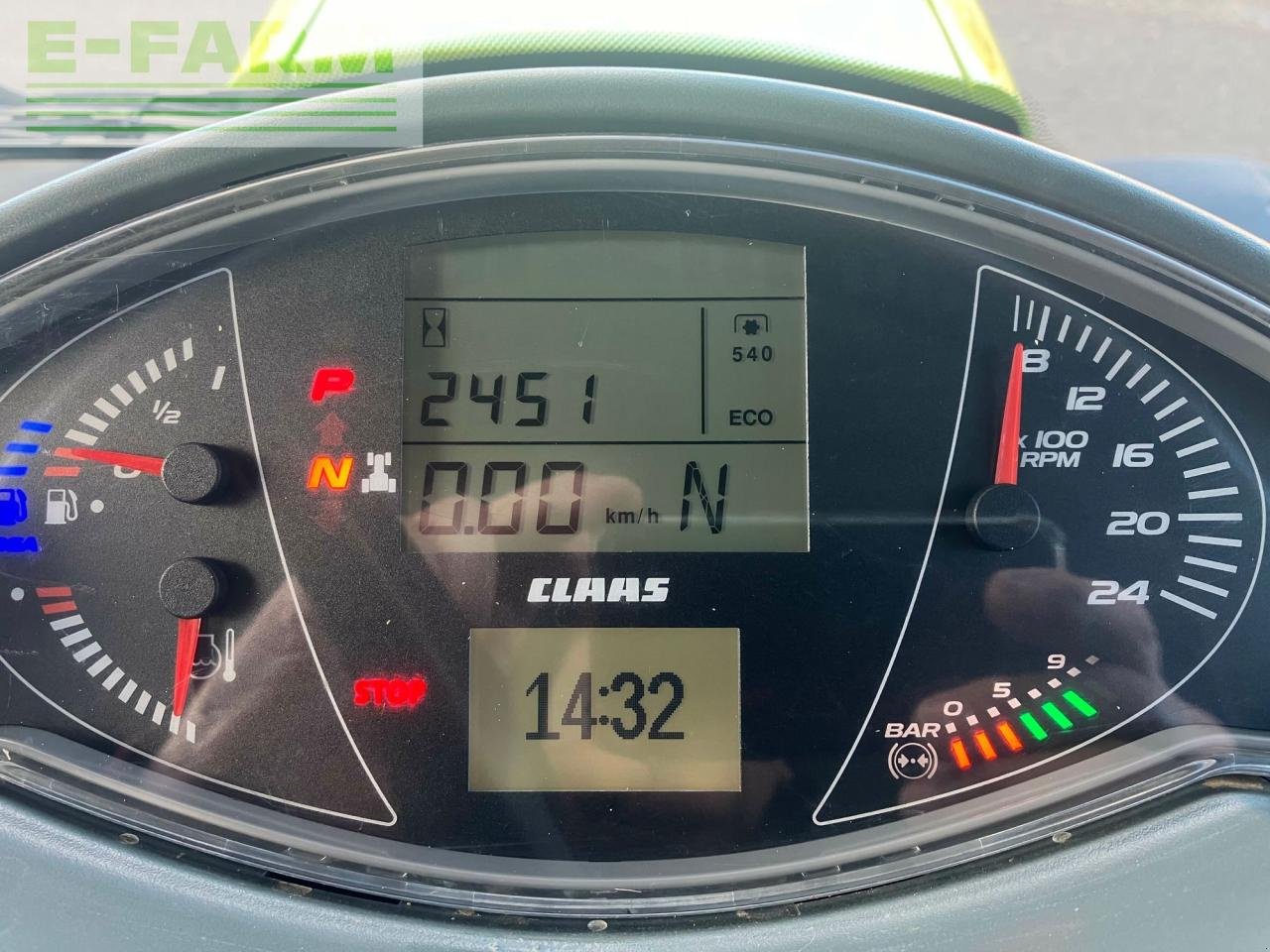 Traktor от тип CLAAS axion 810 cmatic s5 CMATIC, Gebrauchtmaschine в BLENDECQUES (Снимка 13)