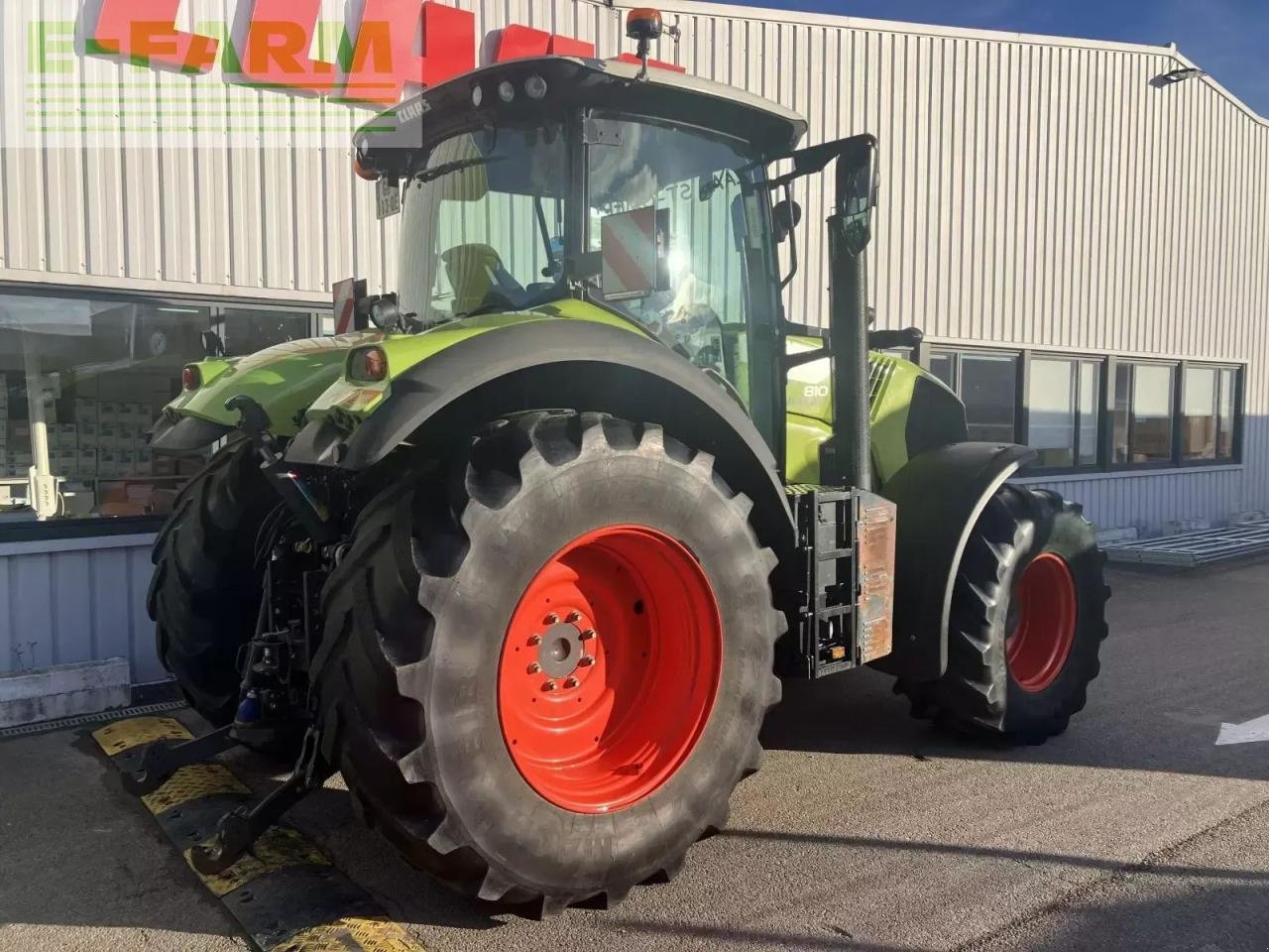 Traktor типа CLAAS axion 810 cmatic s5, Gebrauchtmaschine в BLENDECQUES (Фотография 2)