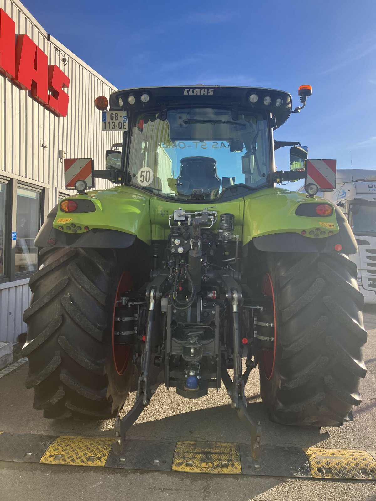 Traktor van het type CLAAS AXION 810 CMATIC S5, Gebrauchtmaschine in BLENDECQUES (Foto 5)