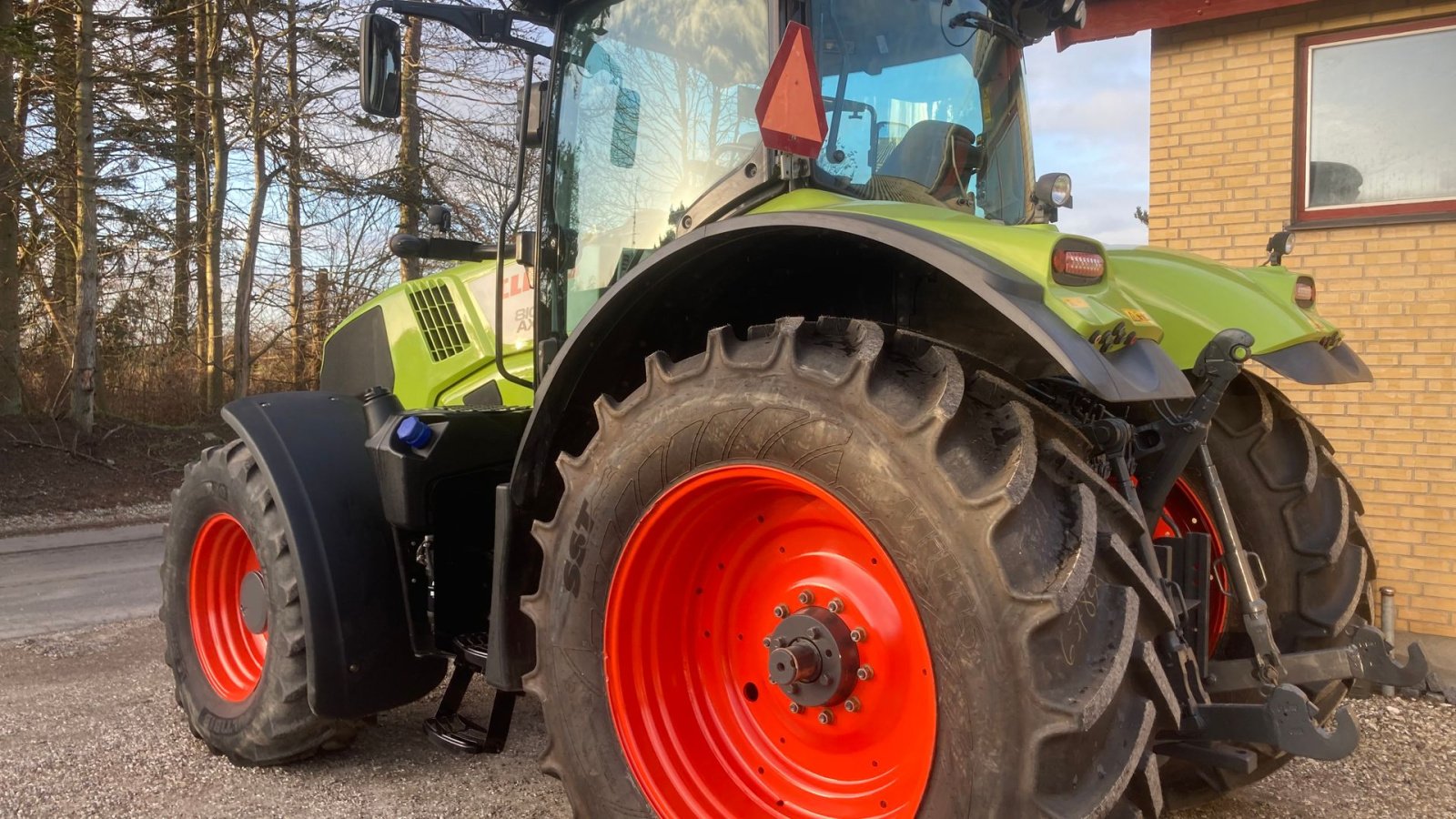Traktor of the type CLAAS Axion 810 CMATIC Vario, Gebrauchtmaschine in Store Heddinge (Picture 11)