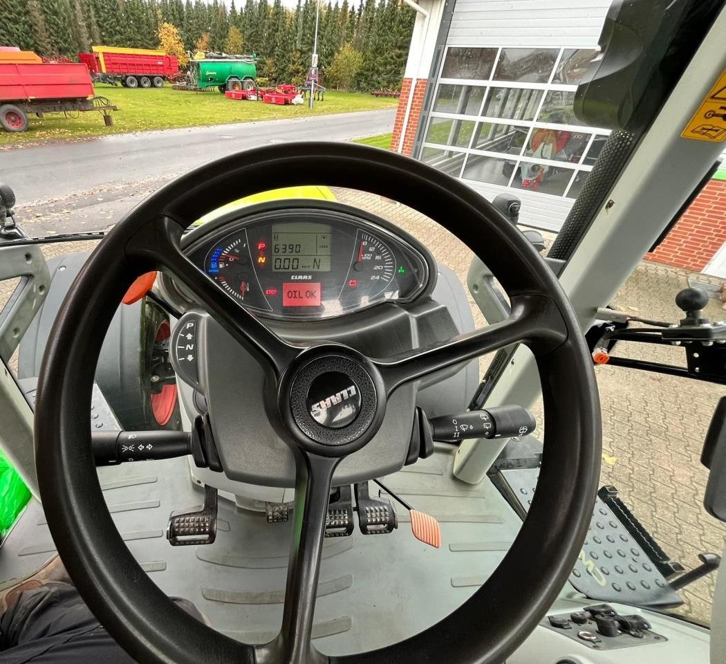 Traktor des Typs CLAAS AXION 810 CMATIC, Gebrauchtmaschine in Tim (Bild 12)