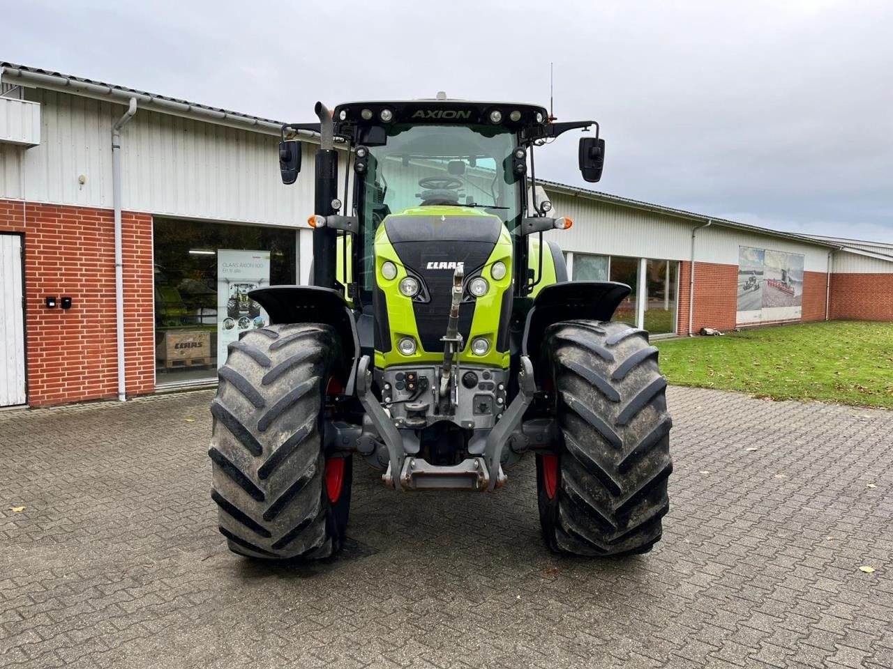 Traktor des Typs CLAAS AXION 810 CMATIC, Gebrauchtmaschine in Tim (Bild 9)