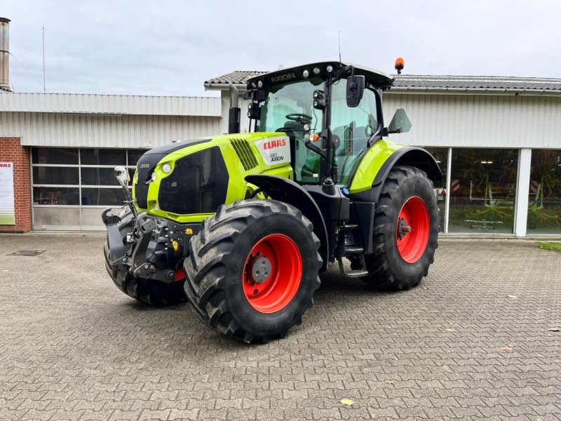 Traktor des Typs CLAAS AXION 810 CMATIC, Gebrauchtmaschine in Tim (Bild 1)