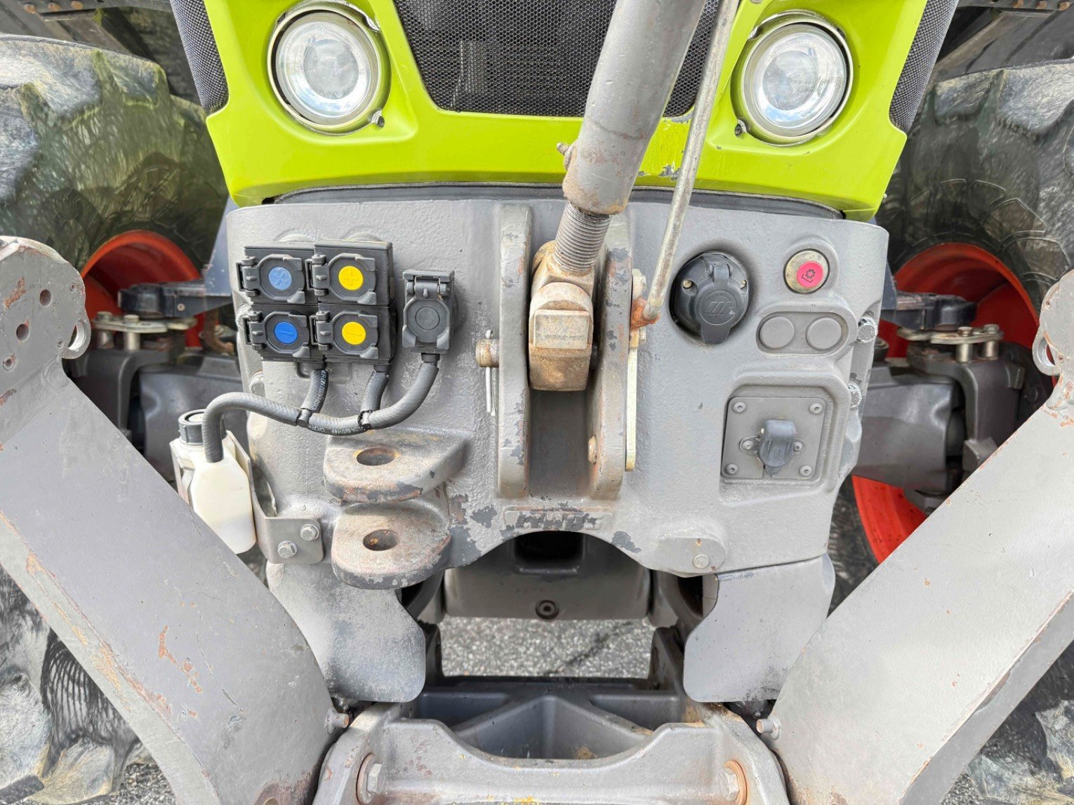 Traktor del tipo CLAAS AXION 810 T4F CIS, Gebrauchtmaschine In SAINT GAUDENS (Immagine 9)