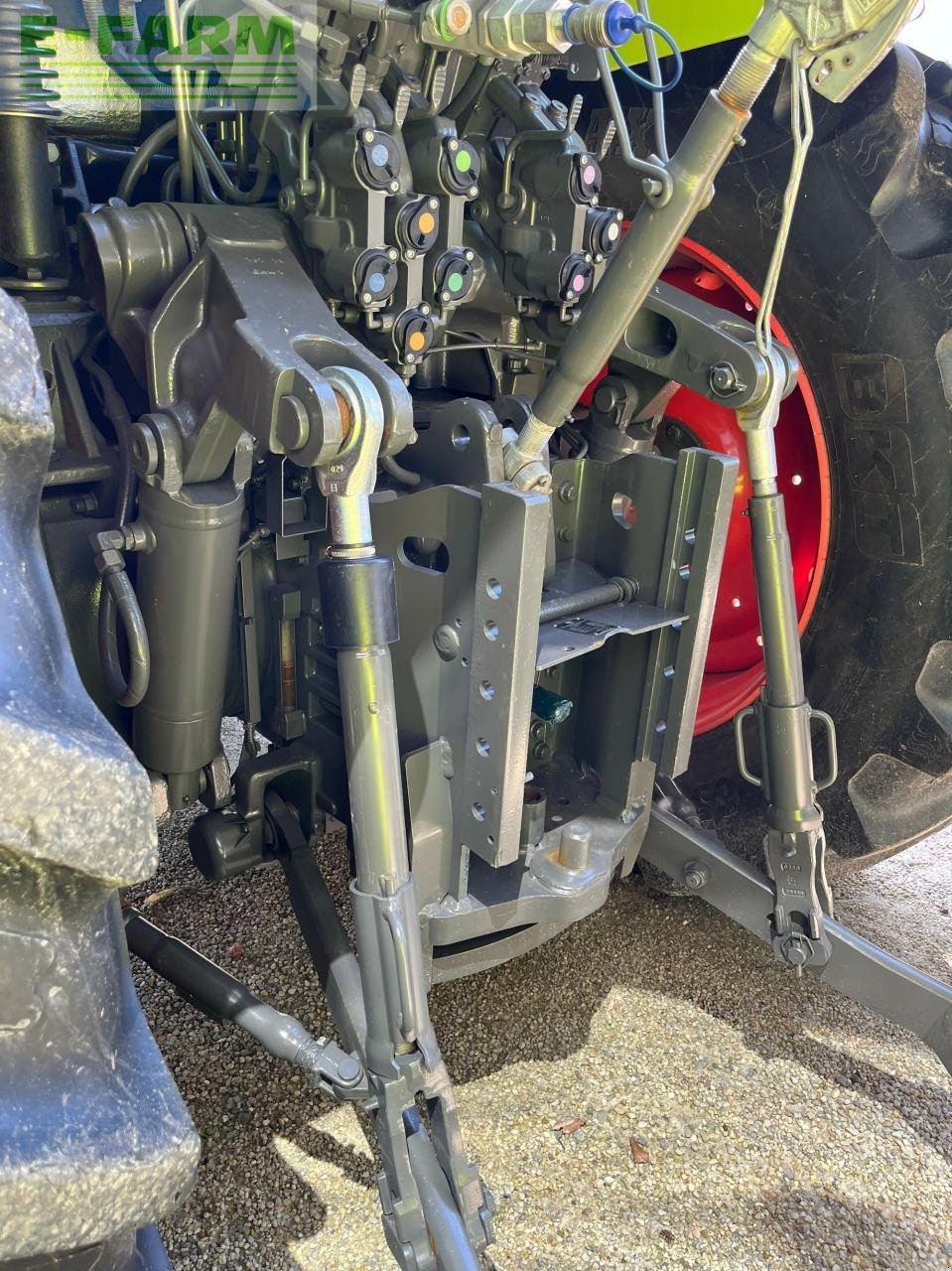 Traktor del tipo CLAAS axion 810 t4f cmatic CMATIC, Gebrauchtmaschine en PONTIVY (56 - MORBIHAN) (Imagen 5)