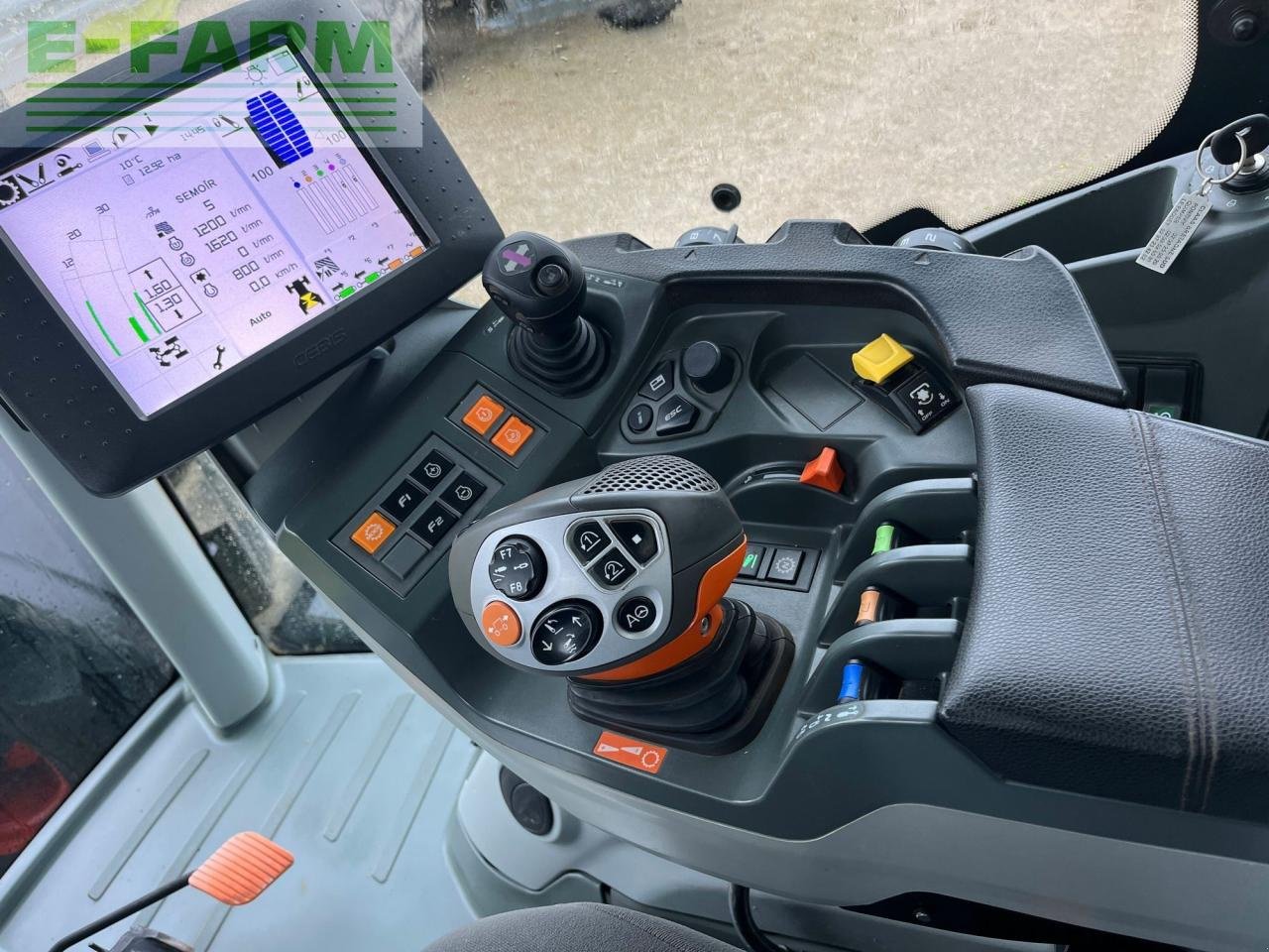 Traktor tip CLAAS axion 810 t4f cmatic CMATIC, Gebrauchtmaschine in PONTIVY (56 - MORBIHAN) (Poză 5)