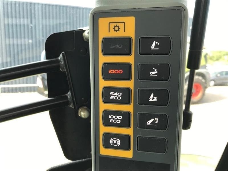 Traktor tip CLAAS Axion 810, Gebrauchtmaschine in Ribe (Poză 16)