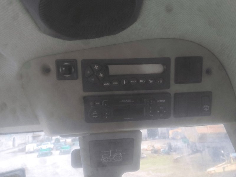 Traktor типа CLAAS AXION 810, Gebrauchtmaschine в PITHIVIERS Cedex (Фотография 7)