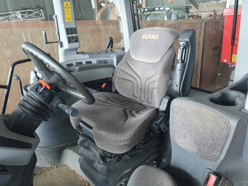 Traktor des Typs CLAAS AXION 810, Gebrauchtmaschine in PITHIVIERS Cedex (Bild 5)