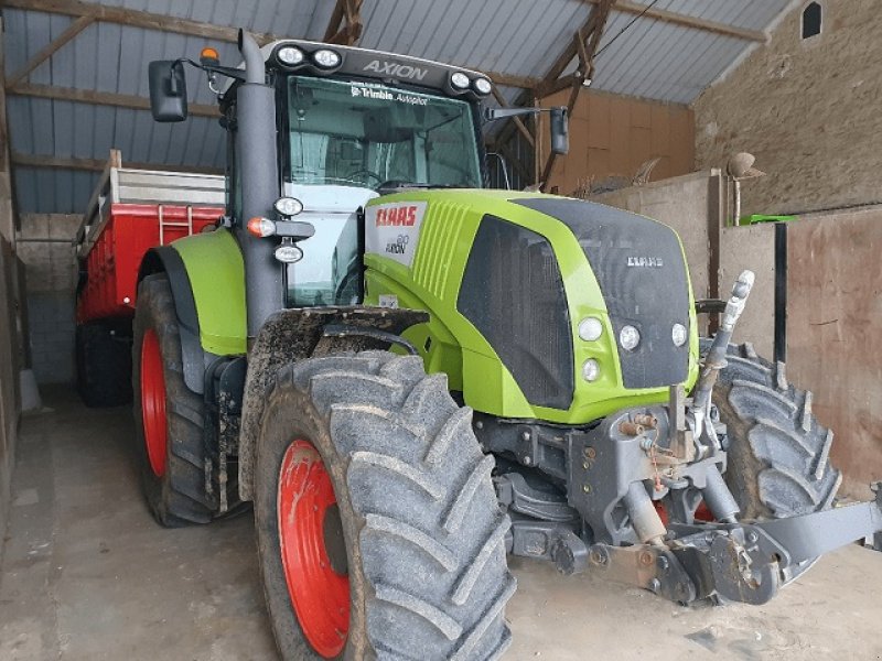 Traktor des Typs CLAAS AXION 810, Gebrauchtmaschine in PITHIVIERS Cedex (Bild 1)