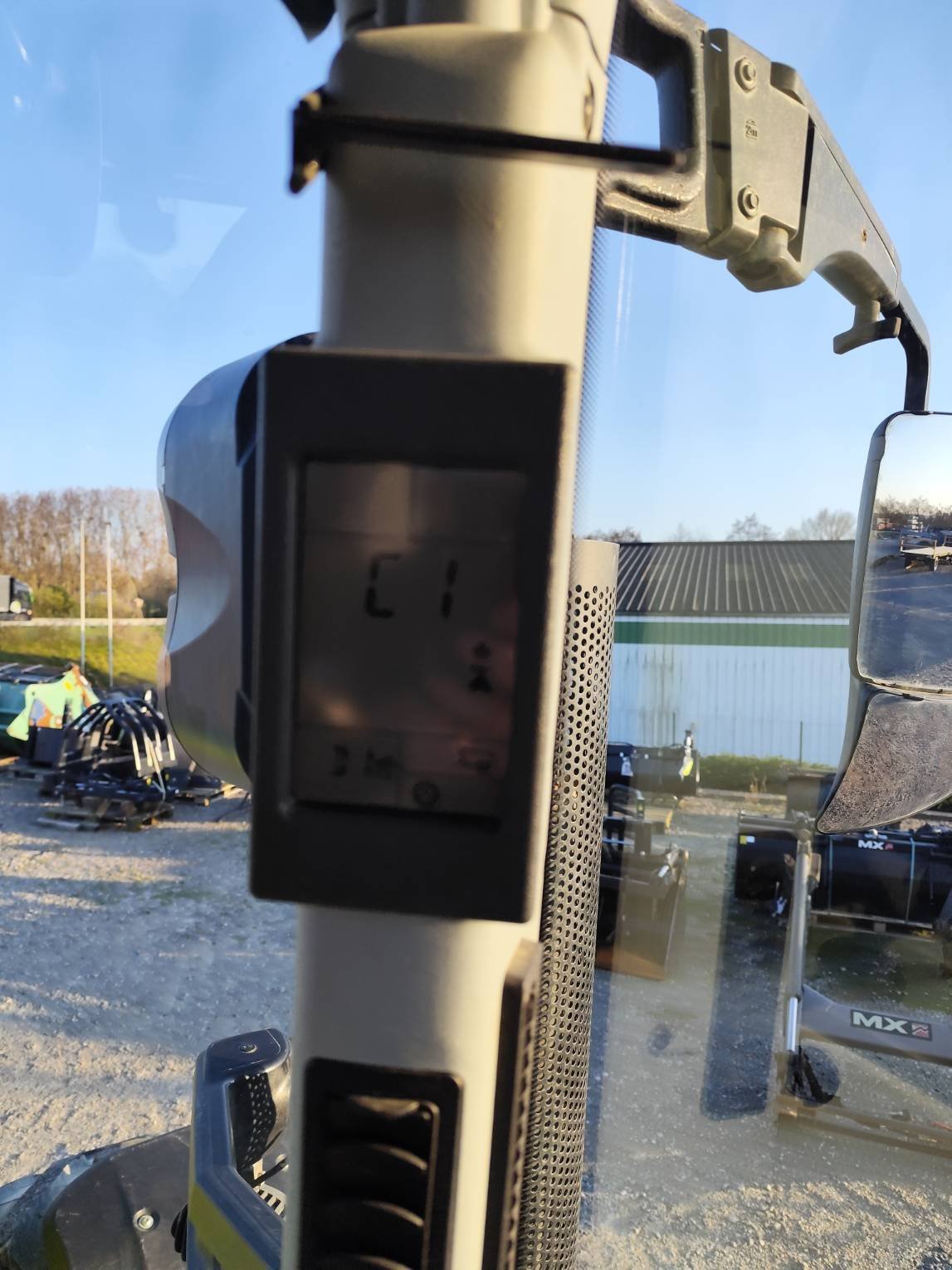 Traktor des Typs CLAAS AXION 810, Gebrauchtmaschine in Le Horps (Bild 9)