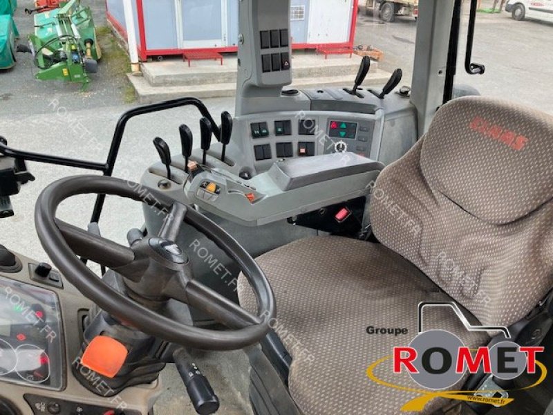 Traktor des Typs CLAAS AXION 810, Gebrauchtmaschine in Gennes sur glaize (Bild 5)