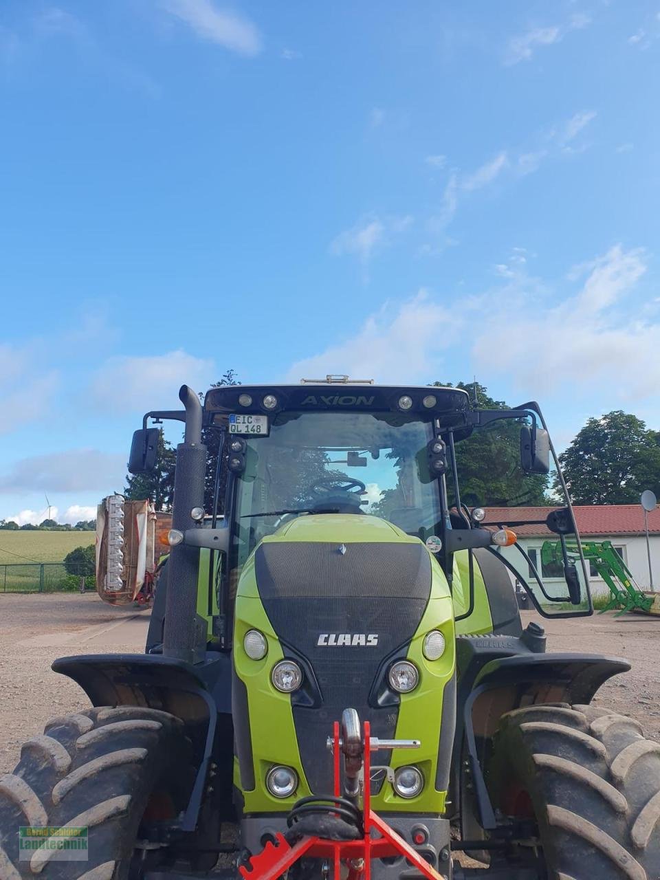 Traktor типа CLAAS Axion 810, Gebrauchtmaschine в Büren (Фотография 4)