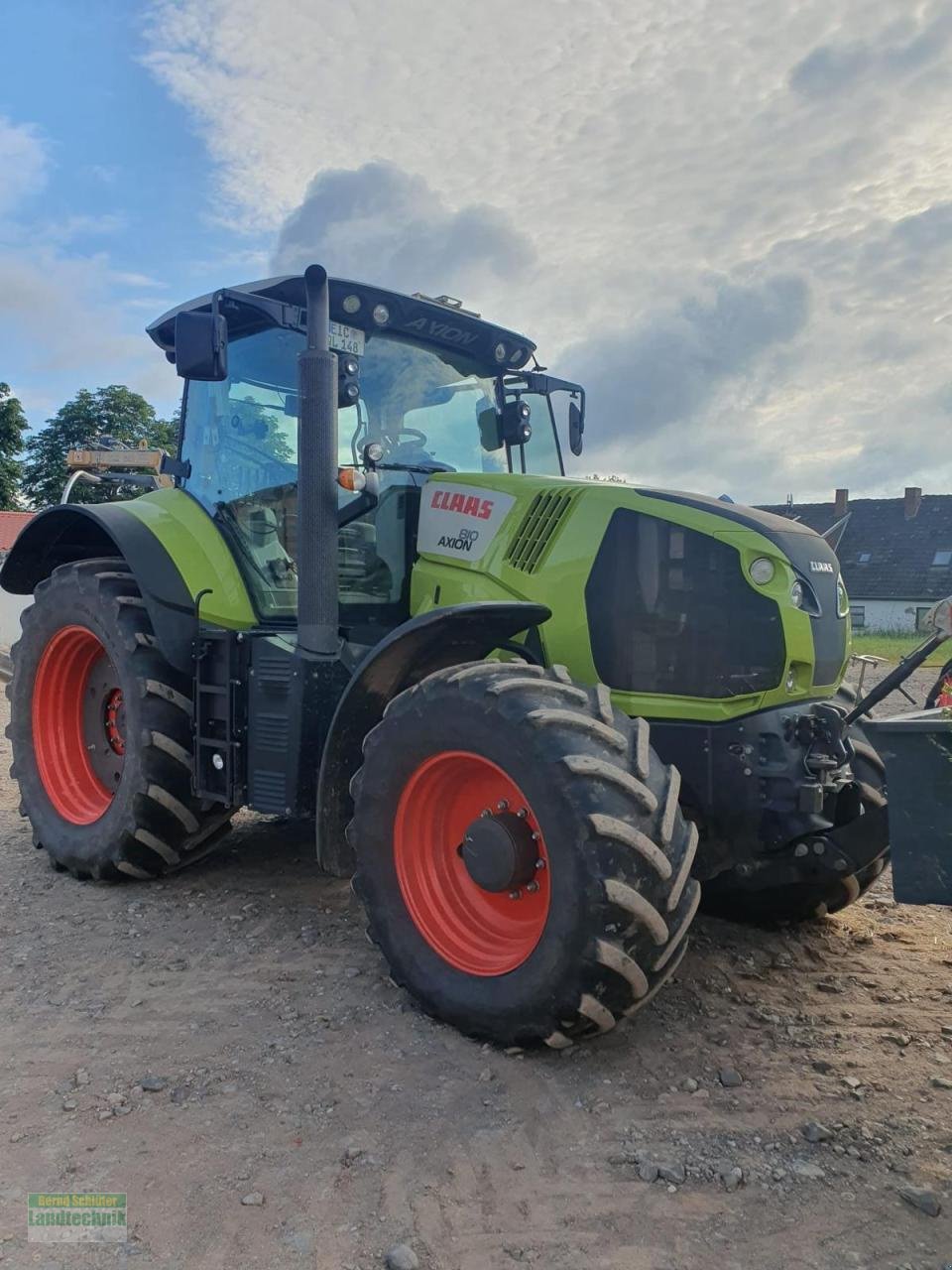 Traktor типа CLAAS Axion 810, Gebrauchtmaschine в Büren (Фотография 5)