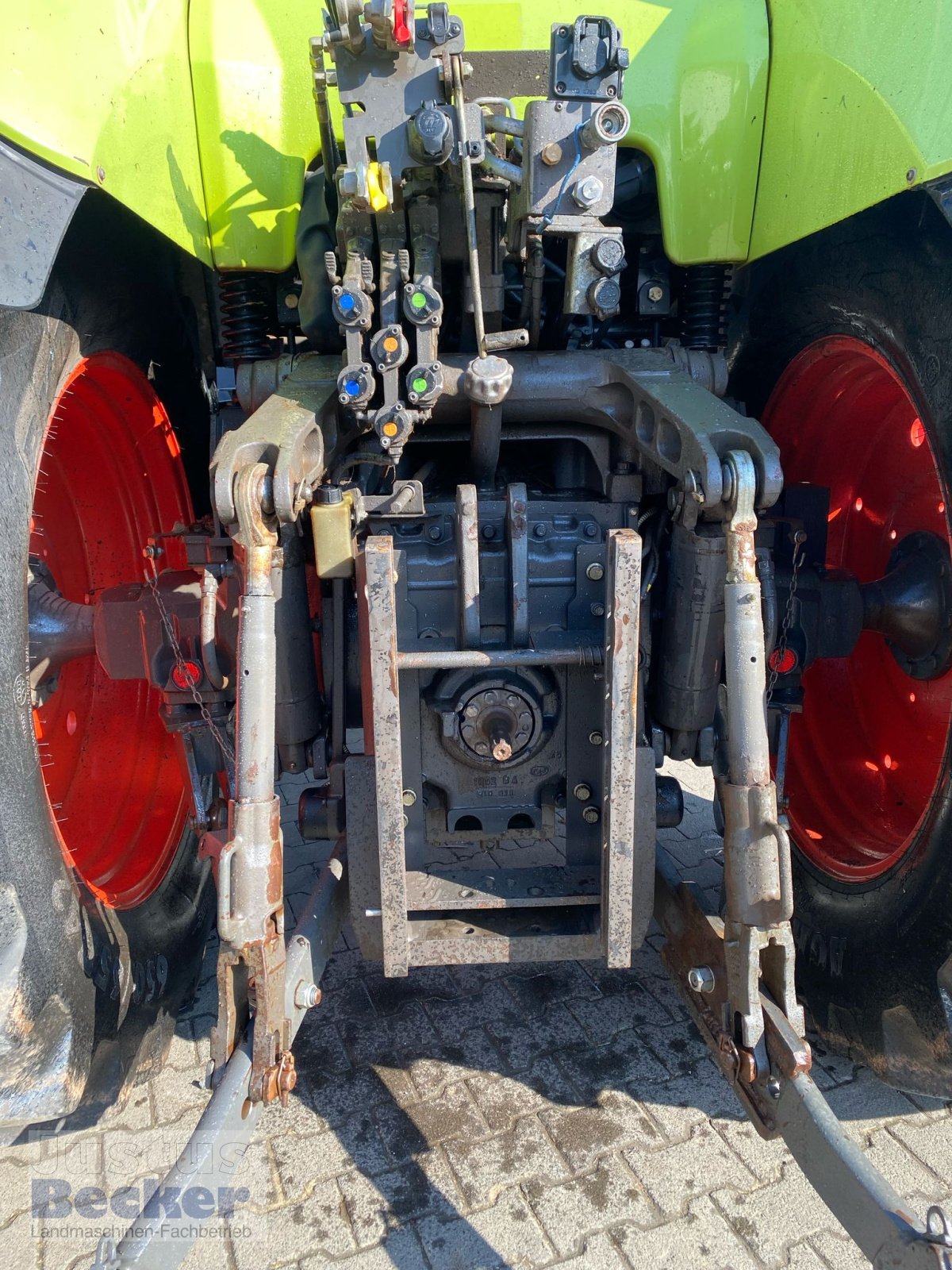 Traktor typu CLAAS Axion 810, Gebrauchtmaschine w Weimar-Niederwalgern (Zdjęcie 10)