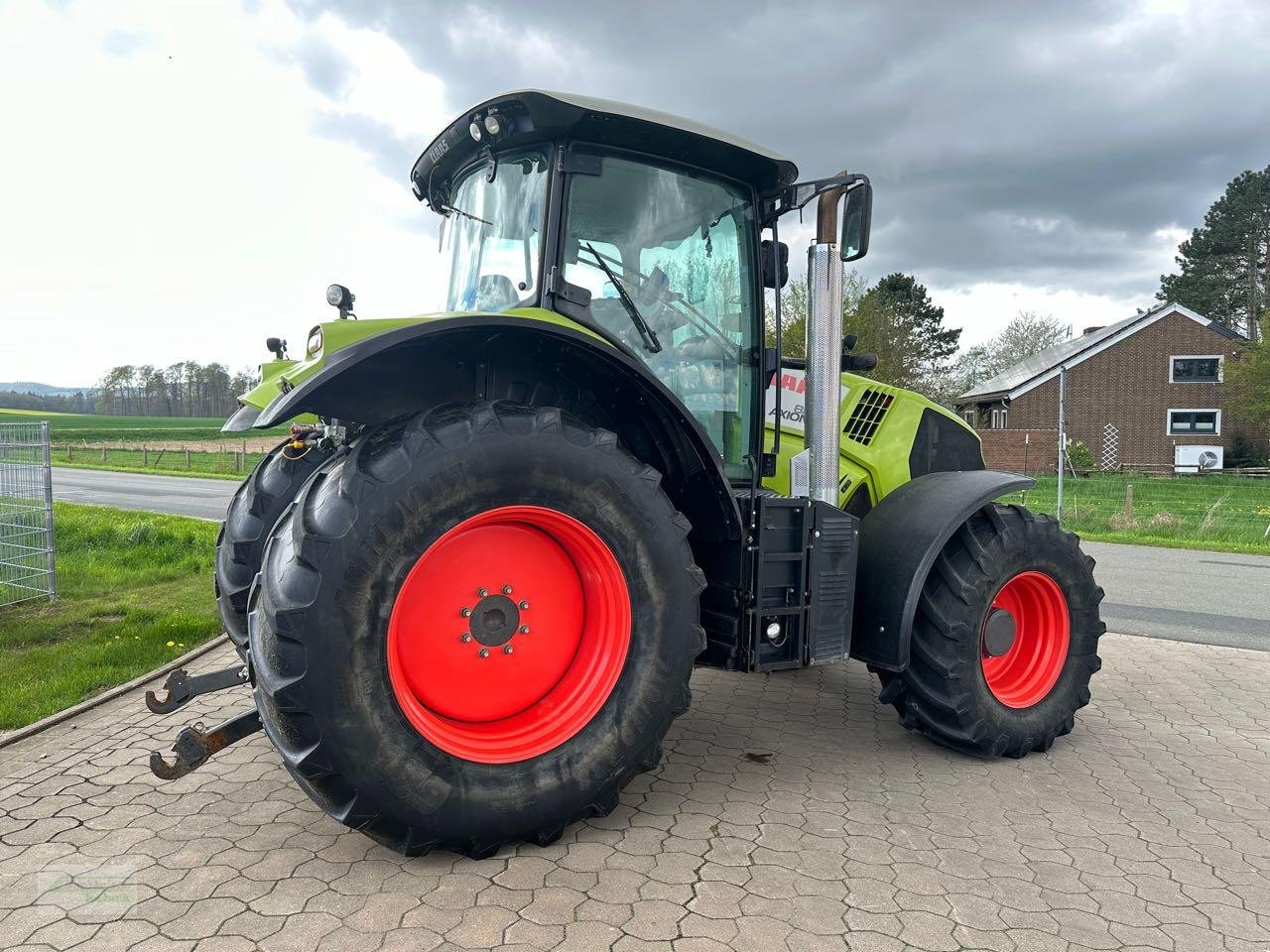 Traktor of the type CLAAS Axion 810, Gebrauchtmaschine in Coppenbruegge (Picture 5)