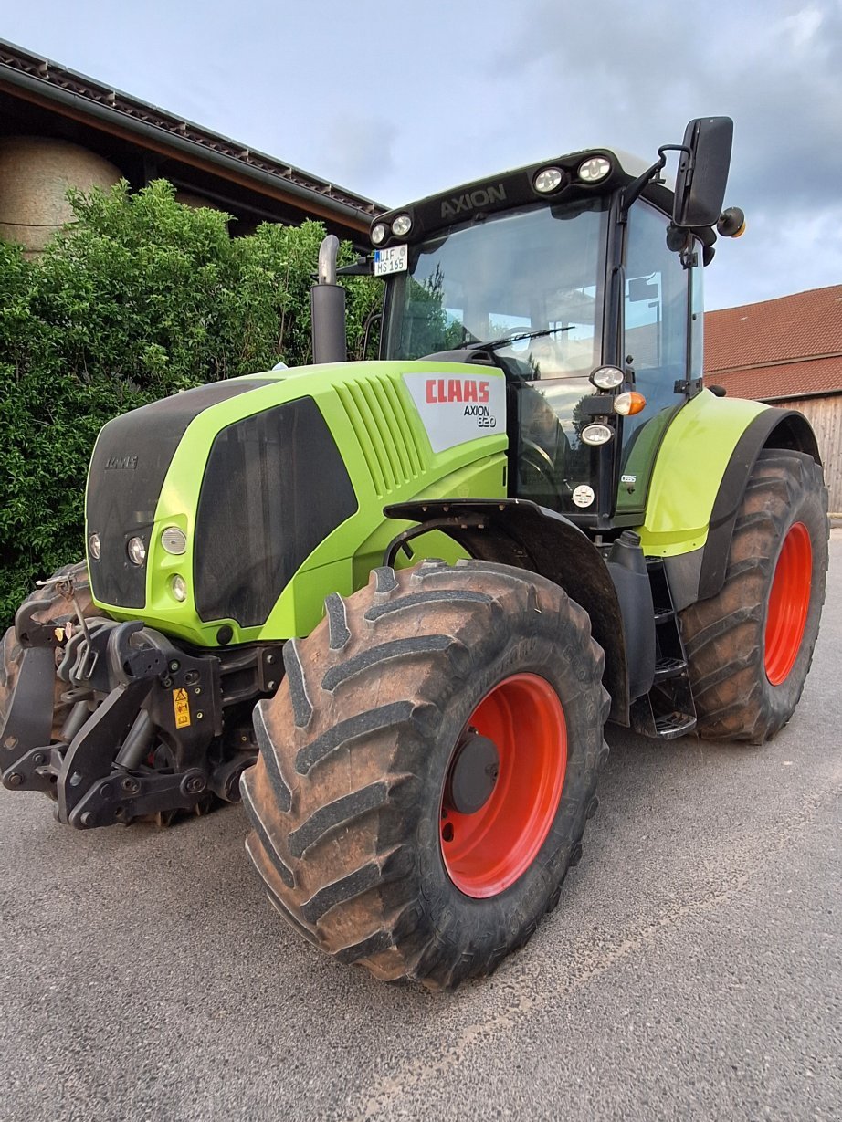 Traktor des Typs CLAAS Axion 820 C-MATIC, Gebrauchtmaschine in Michelau (Bild 1)