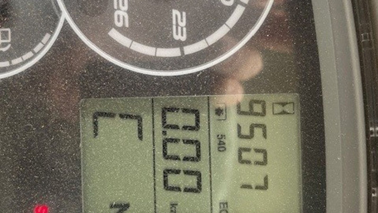 Traktor типа CLAAS AXION 820 CEBIS M. Hauer VX150 læsser, Gebrauchtmaschine в Bredebo (Фотография 3)