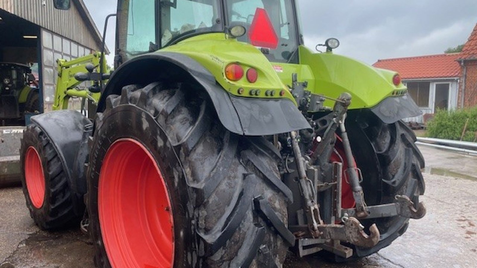 Traktor типа CLAAS AXION 820 CEBIS M. Hauer VX150 læsser, Gebrauchtmaschine в Bredebo (Фотография 5)