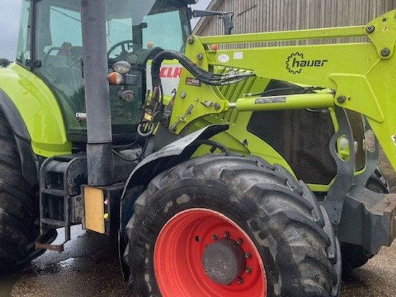 Traktor del tipo CLAAS AXION 820 CEBIS M. Hauer VX150 læsser, Gebrauchtmaschine en Bredebo (Imagen 1)